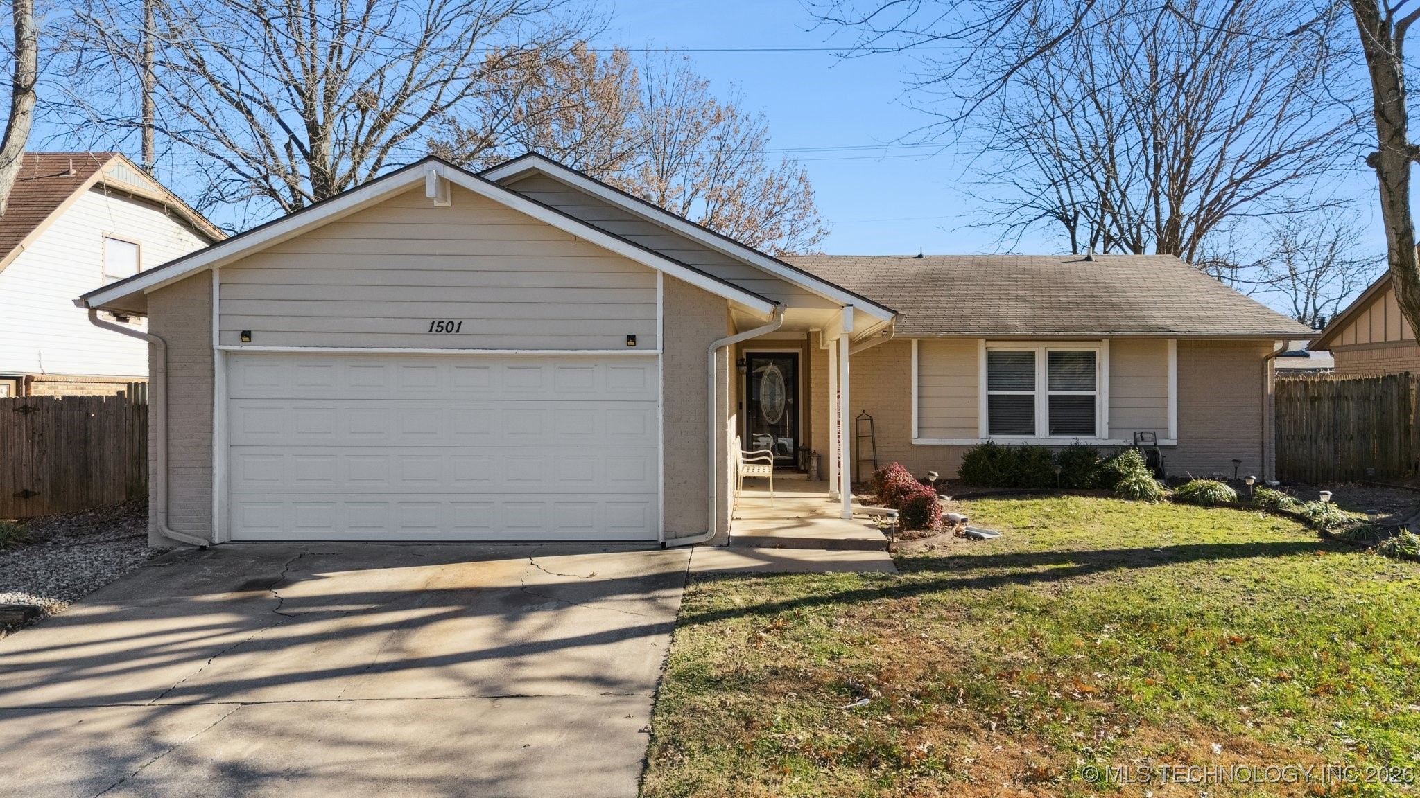 1501 S Narcissus Avenue Property Photo 1