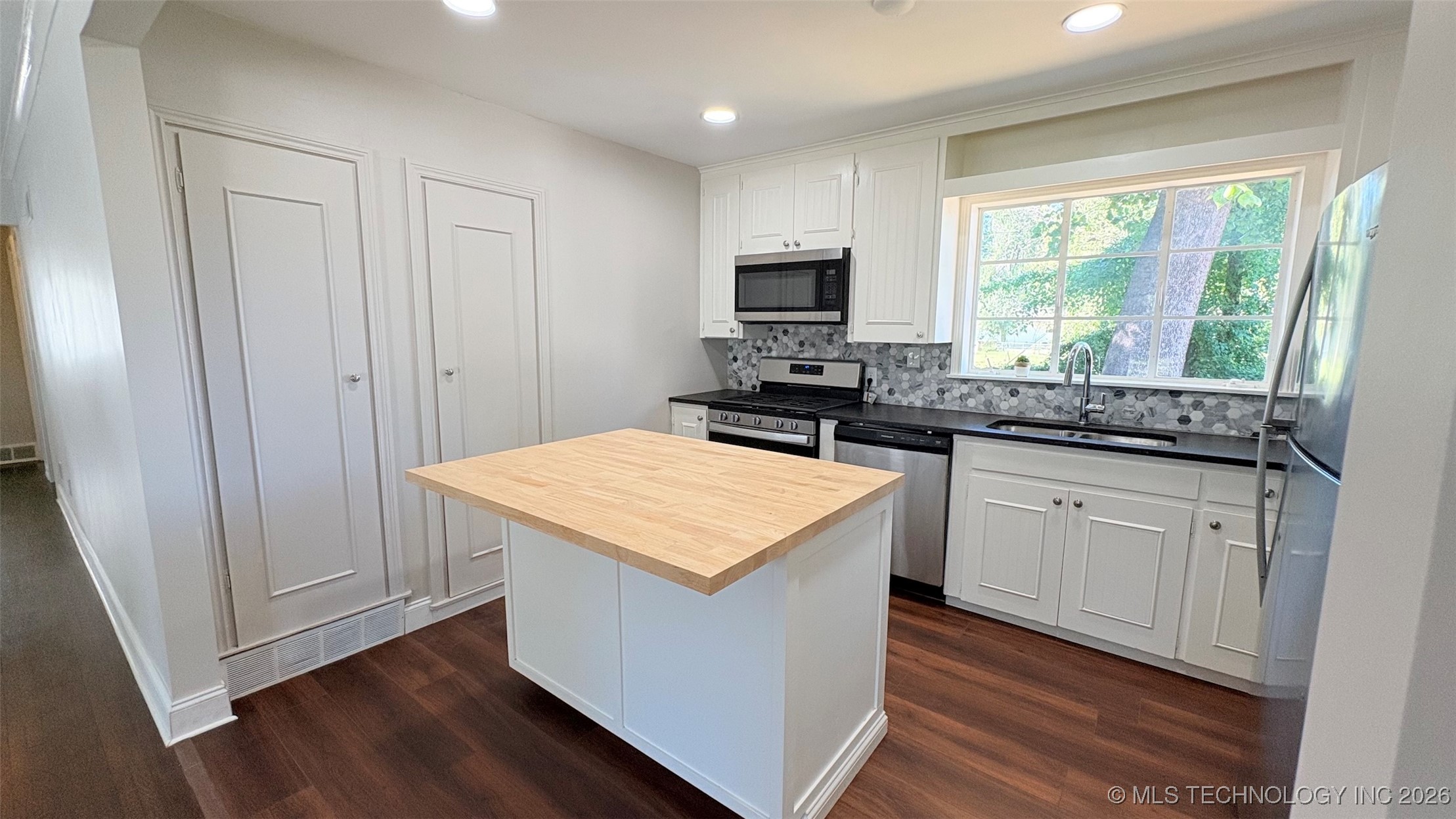 4824 S Owasso Avenue Property Photo 6