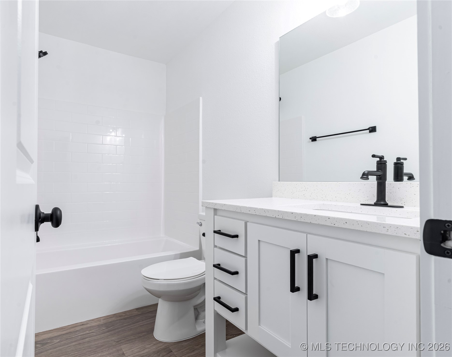 2517 W South Street Property Photo 10