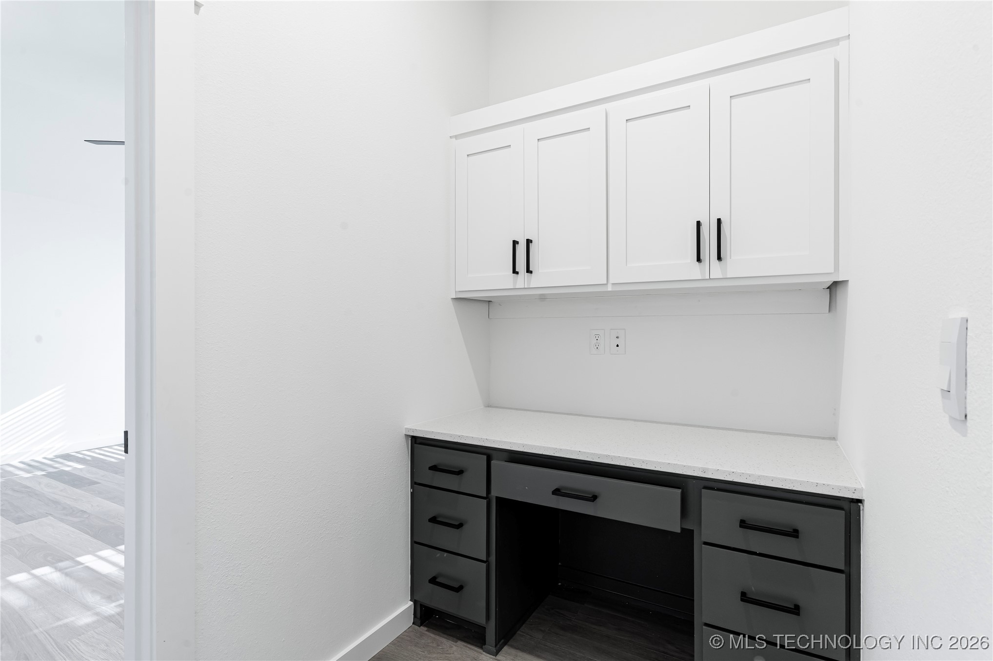 2517 W South Street Property Photo 18