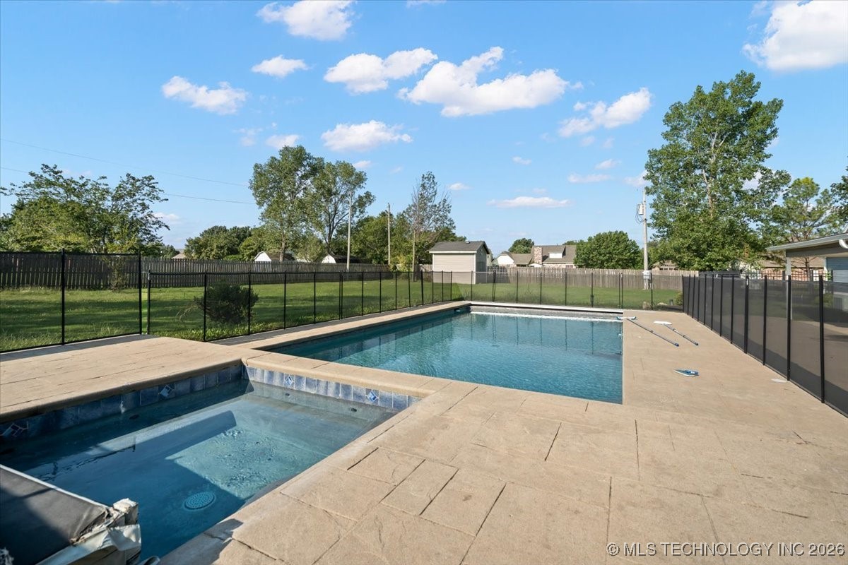 15412 E 78th Street N Property Photo 47