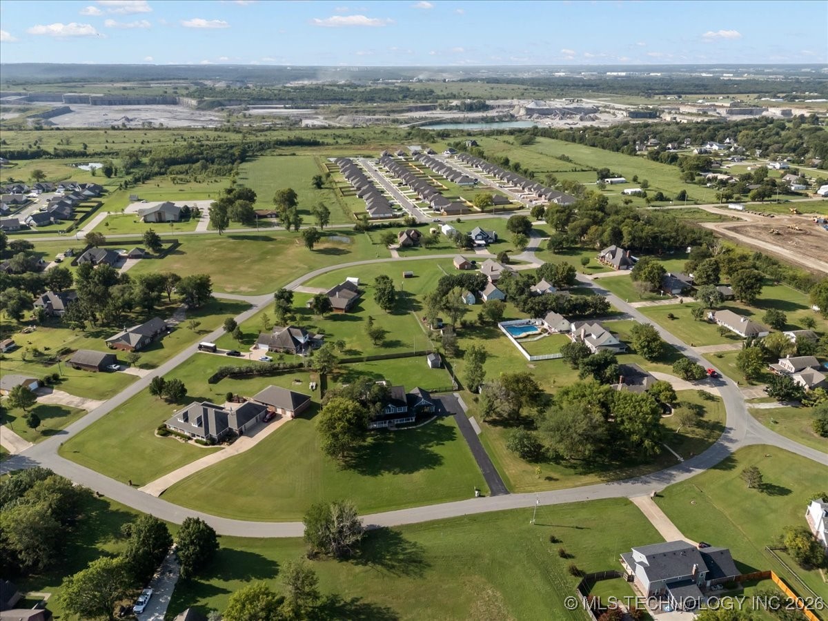 15412 E 78th Street N Property Photo 54