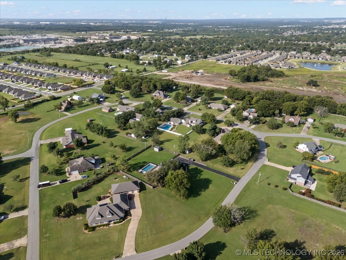 15412 E 78th Street N Property Photo 55