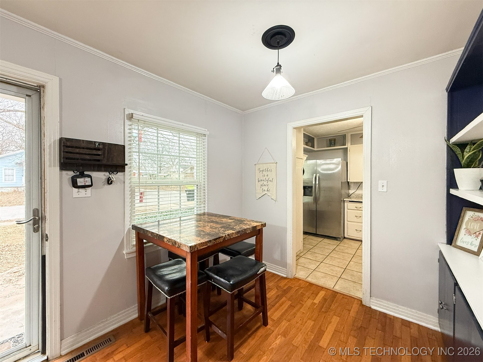 812 S Johnston Street Property Photo 3