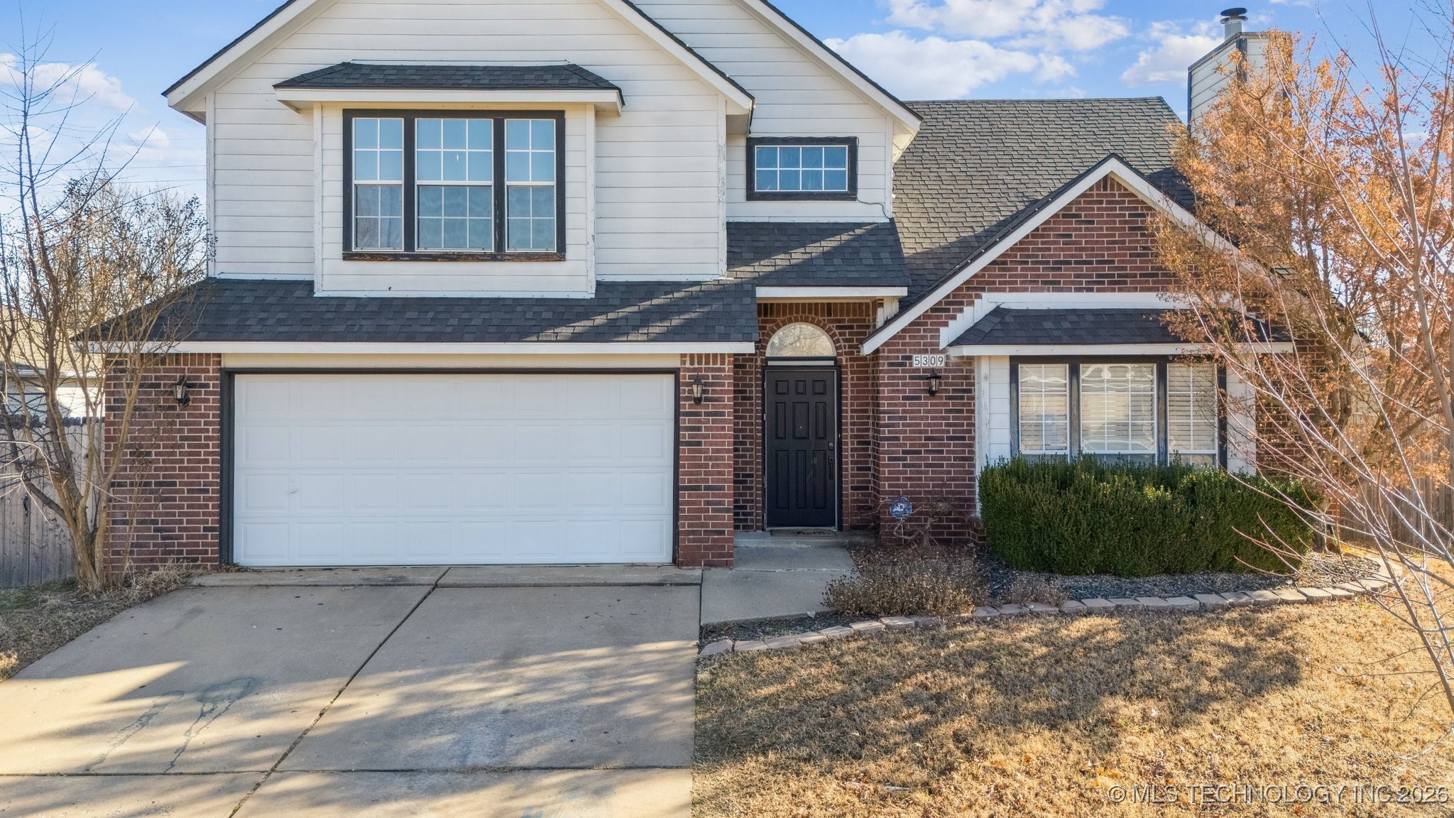 5309 S Maple Place Property Photo 1