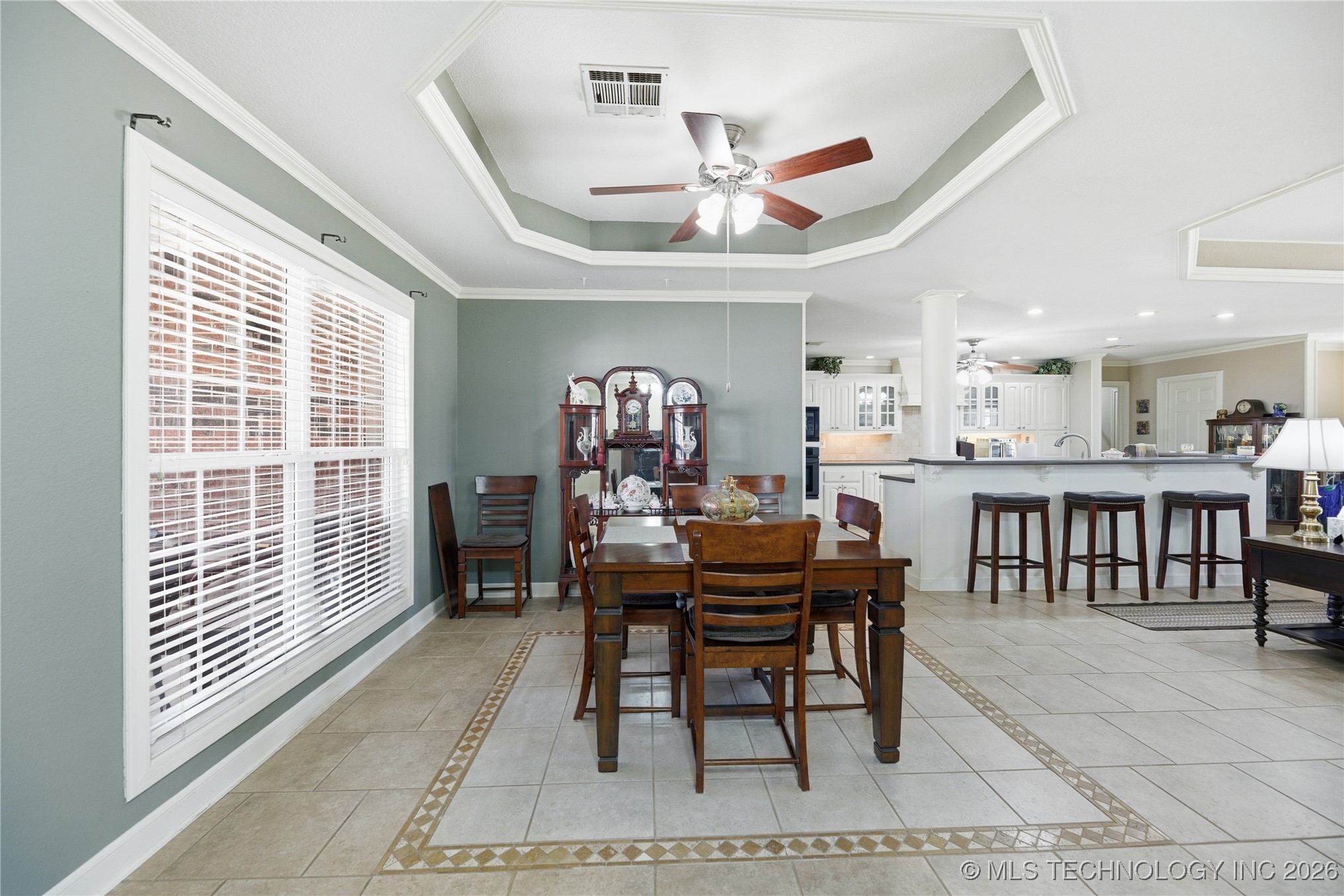 120 S Madison Avenue Property Photo 5