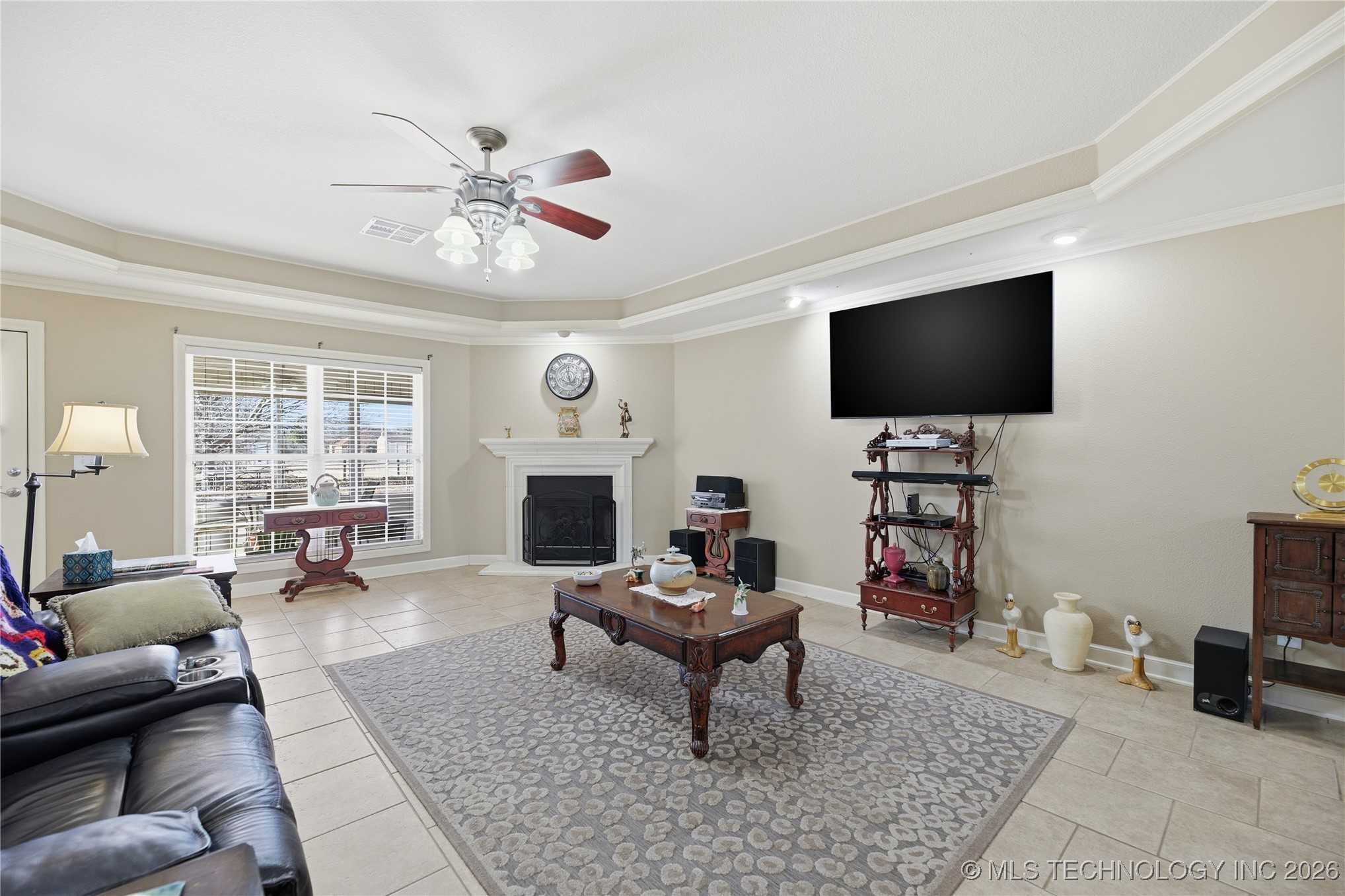 120 S Madison Avenue Property Photo 8