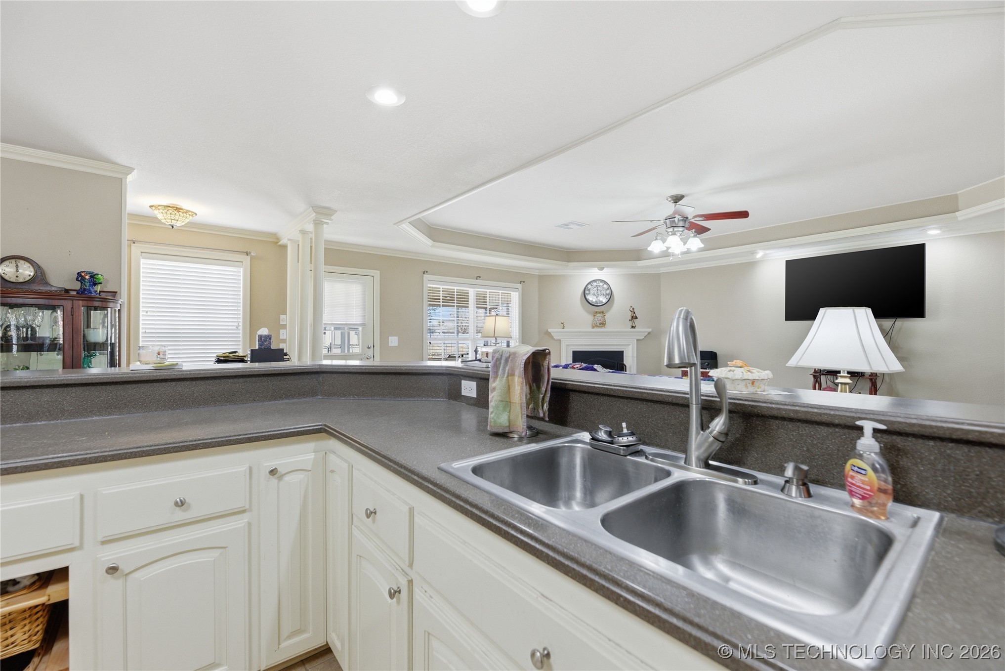 120 S Madison Avenue Property Photo 12