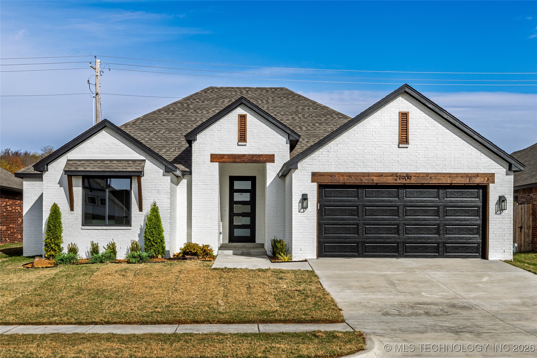 27909 E 107th Street S Property Photo 1