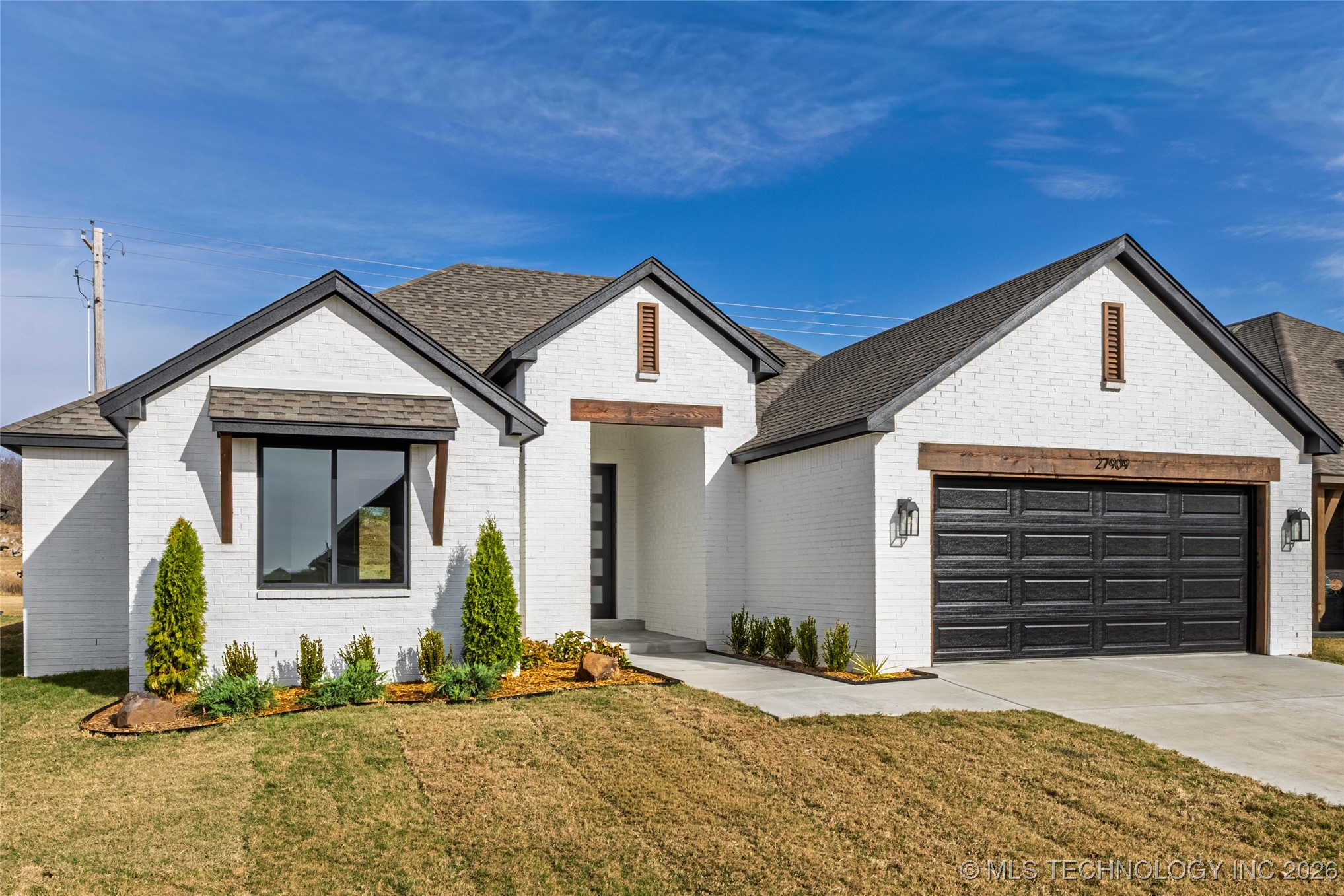 27909 E 107th Street S Property Photo 2