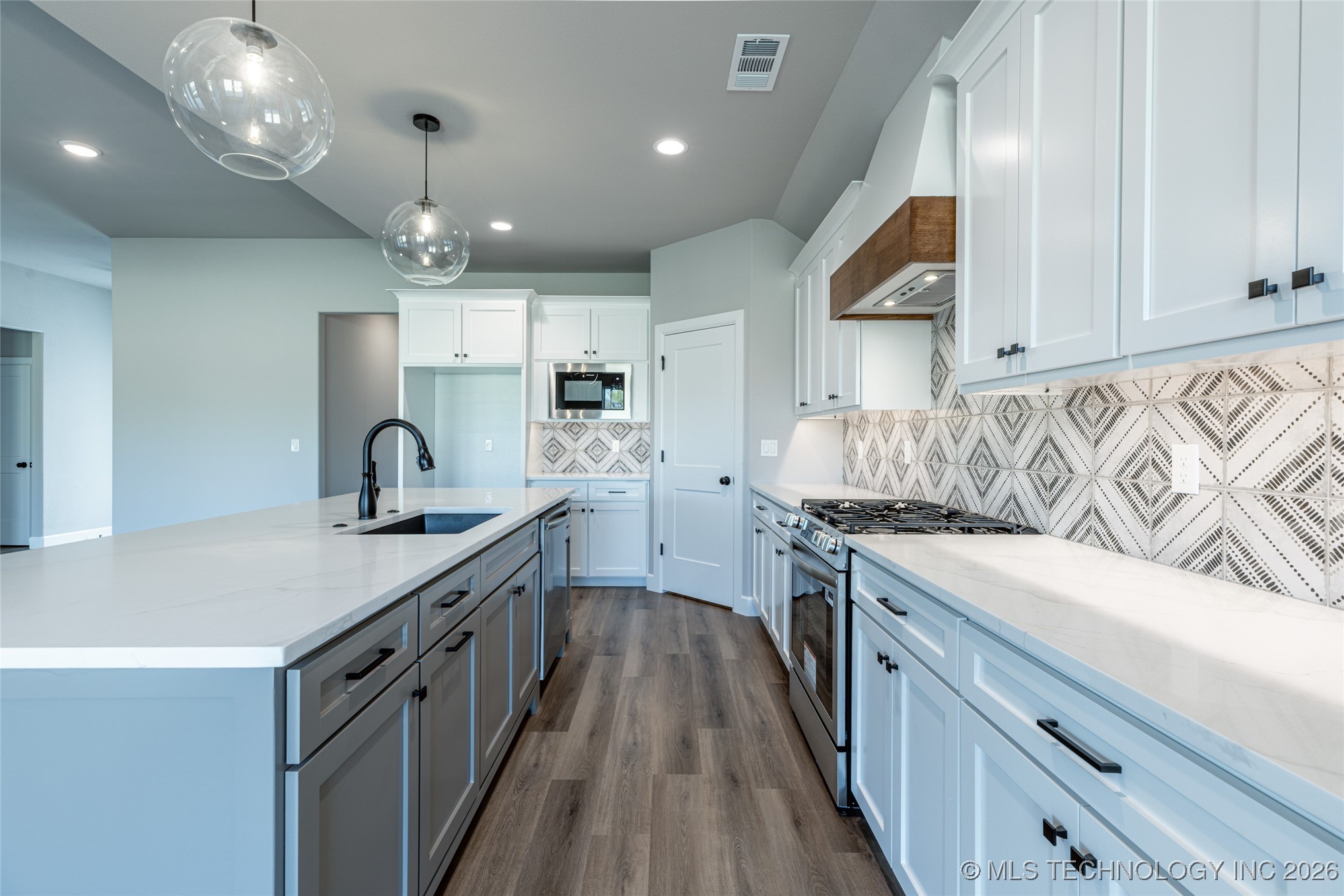 27909 E 107th Street S Property Photo 13