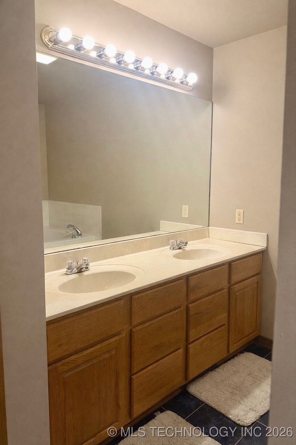 20657 S 4350 Road Property Photo 12