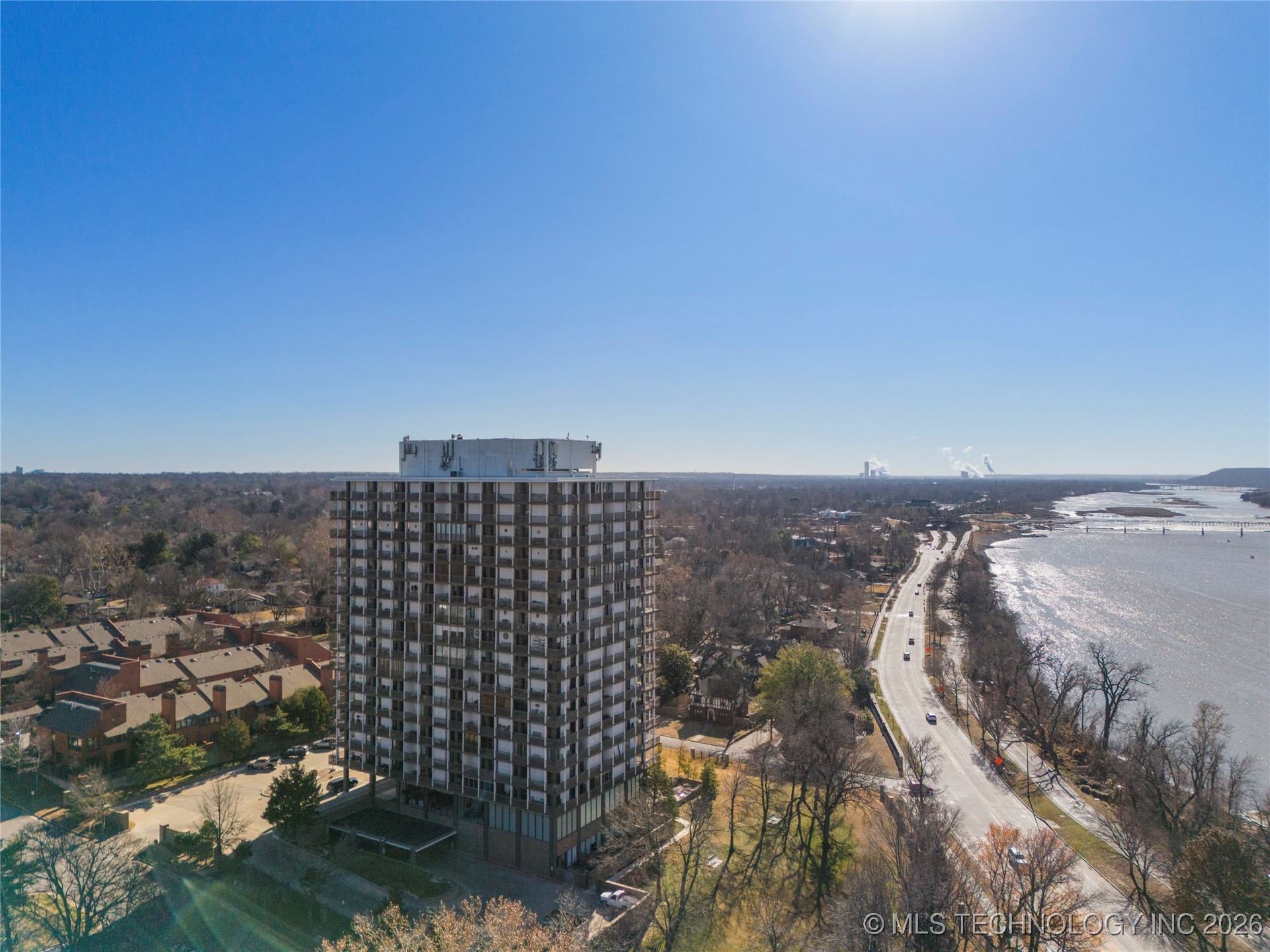 2300 Riverside Drive E Property Photo 4