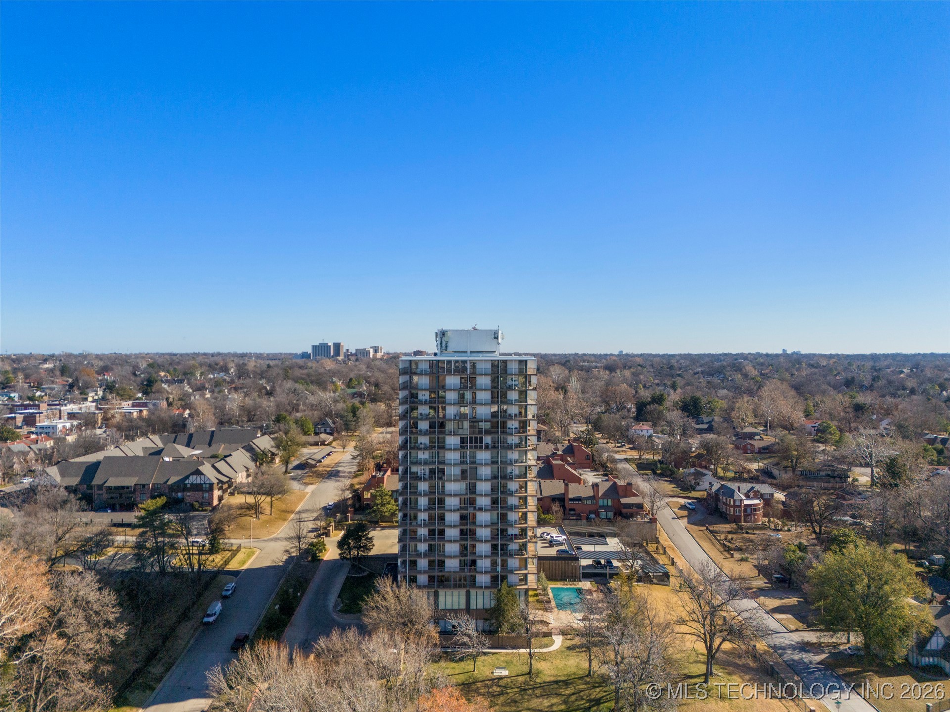 2300 Riverside Drive E Property Photo 5