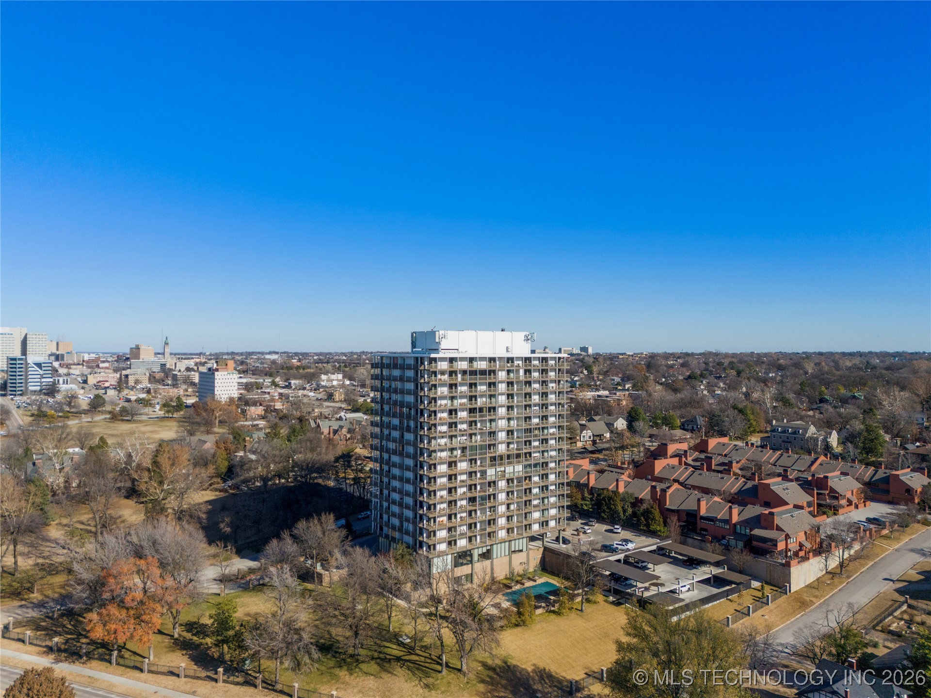 2300 Riverside Drive E Property Photo 6