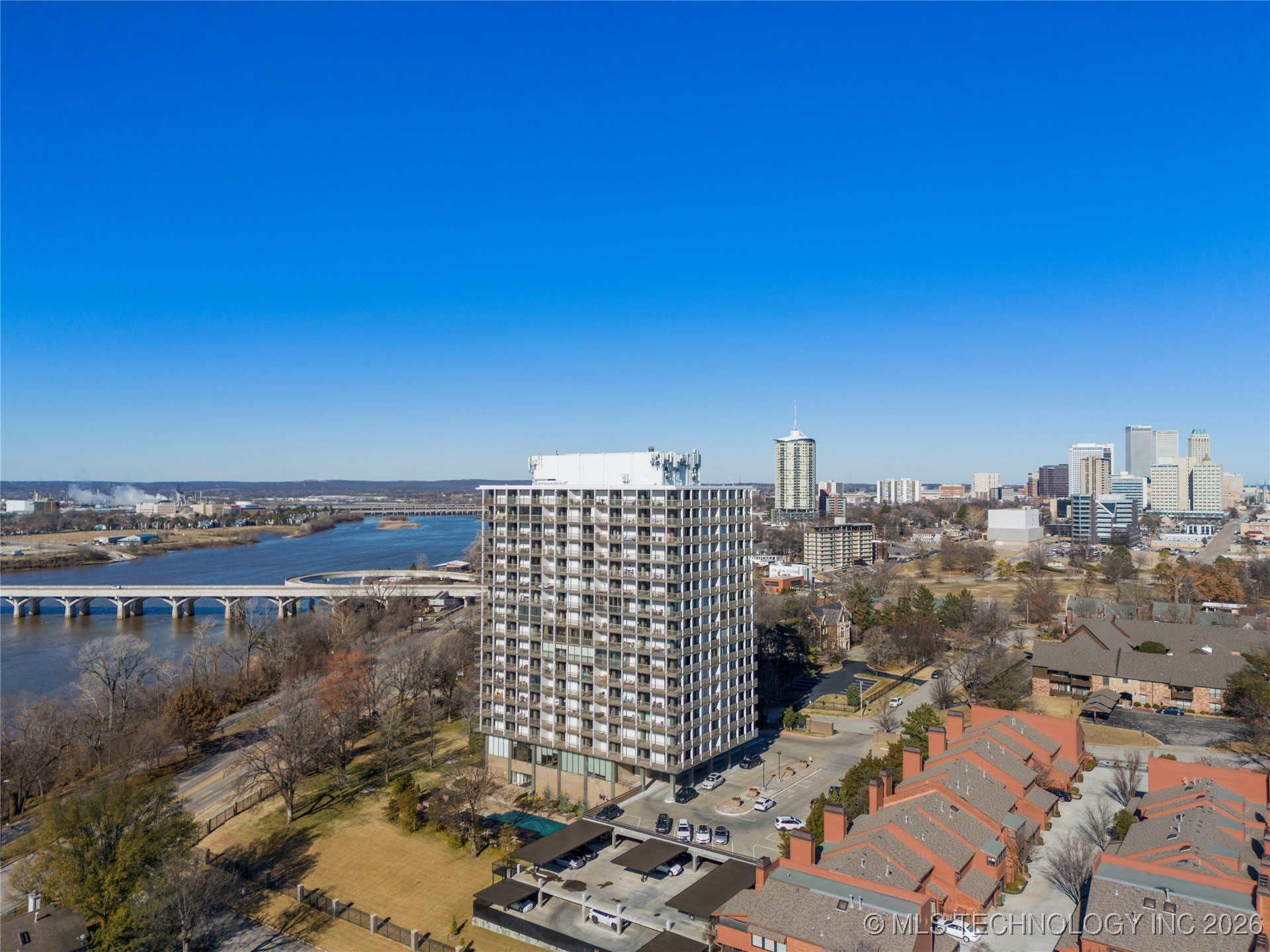 2300 Riverside Drive E Property Photo 8