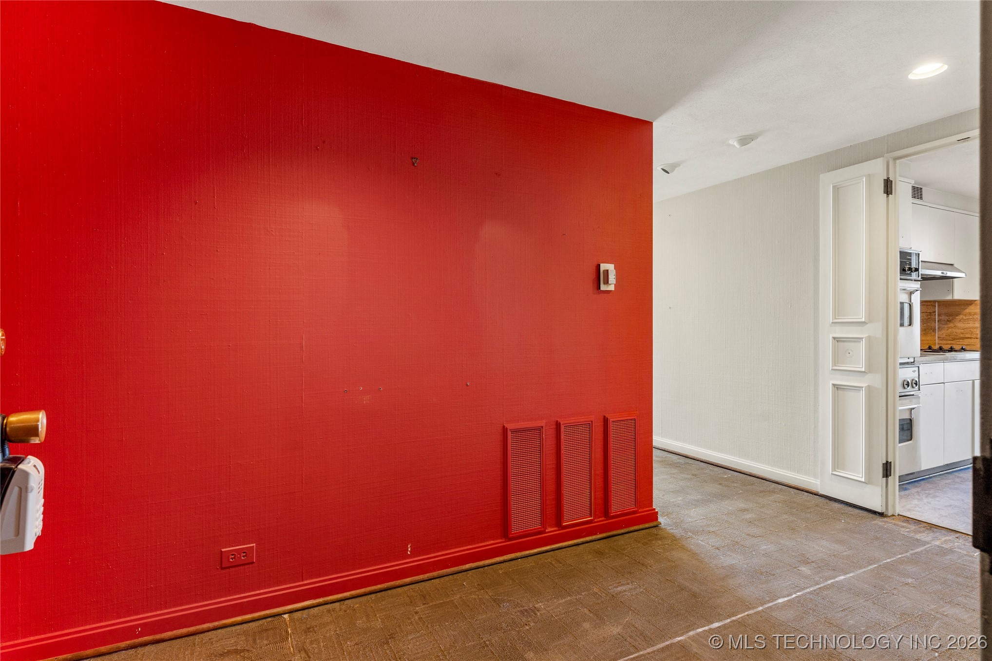 2300 Riverside Drive E Property Photo 10