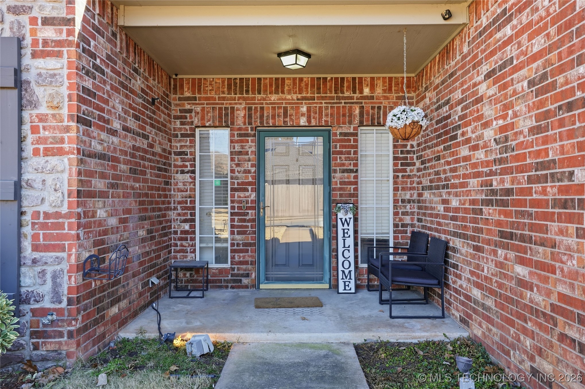 1761 Holly Avenue Property Photo 3