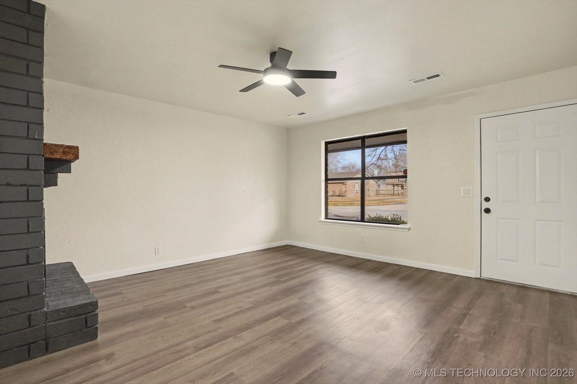 4609 W Charleston Street Property Photo 4