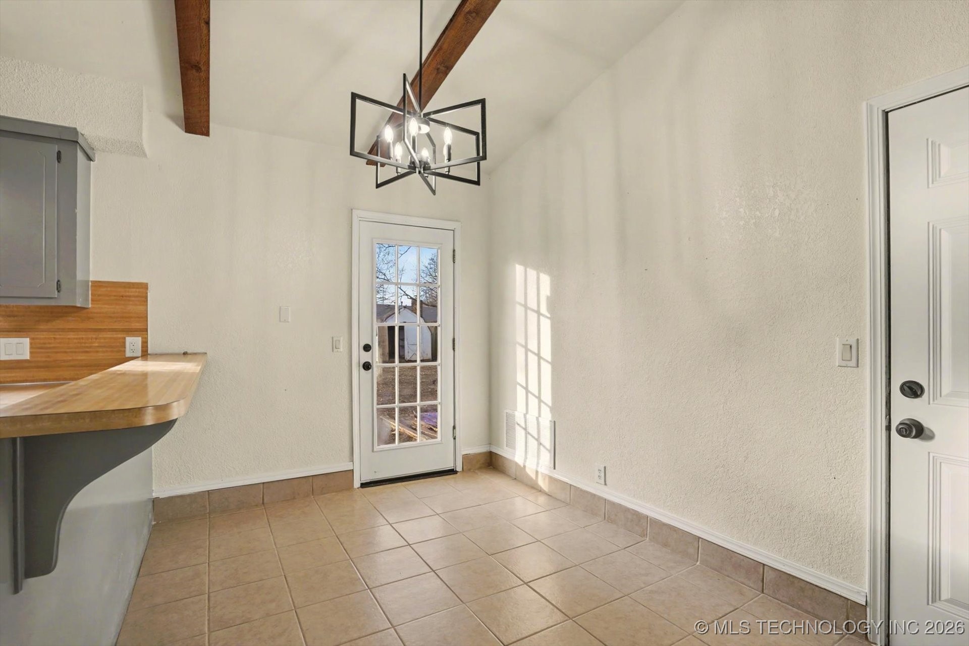 4609 W Charleston Street Property Photo 7