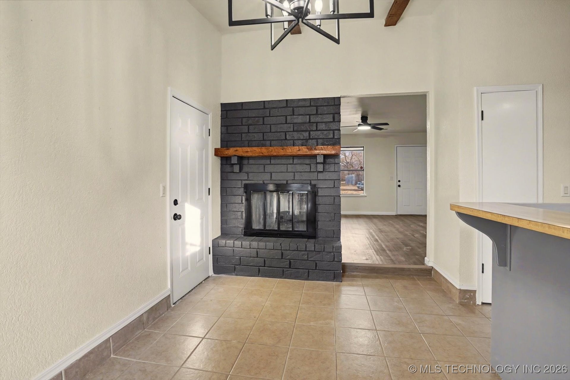 4609 W Charleston Street Property Photo 8