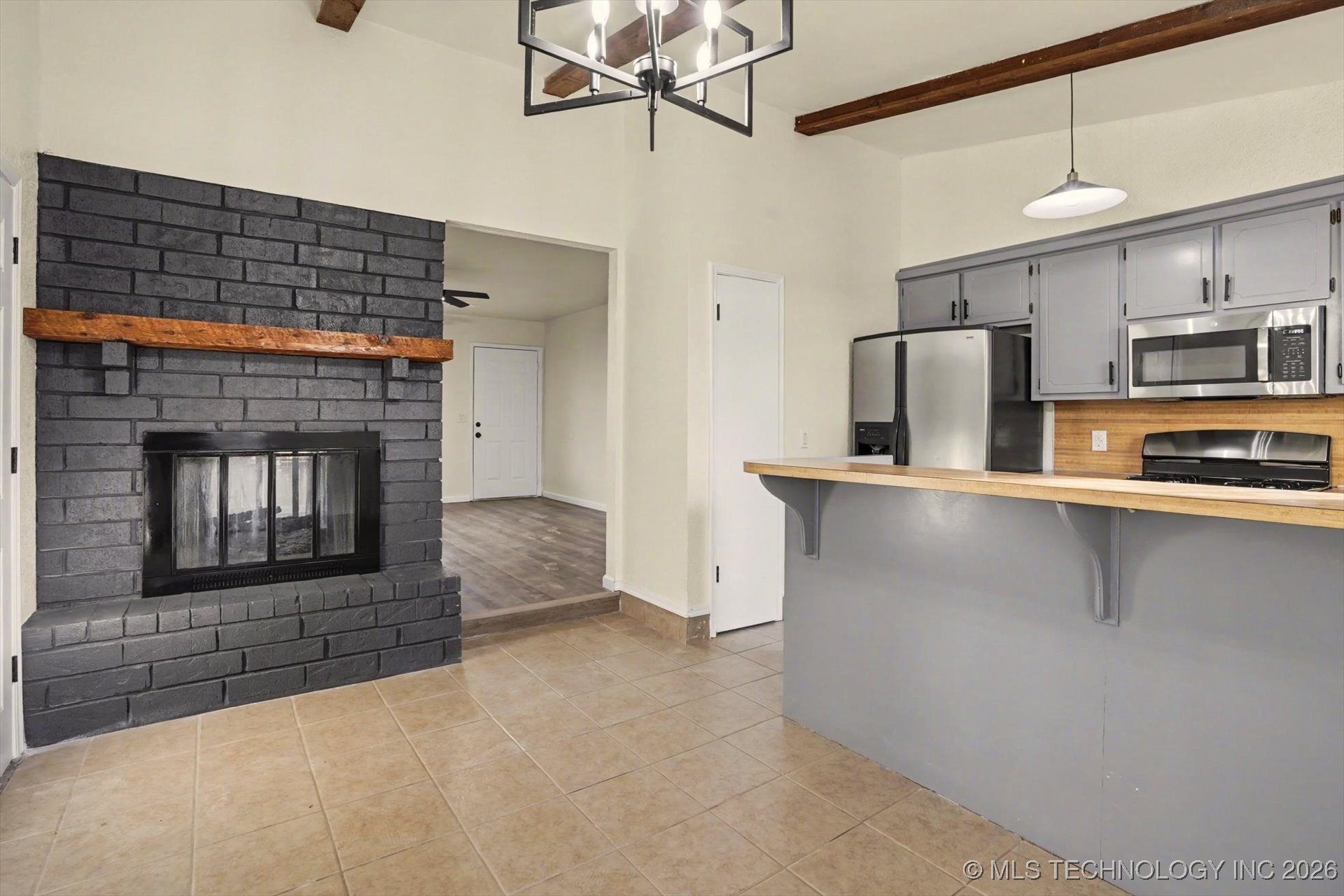 4609 W Charleston Street Property Photo 9