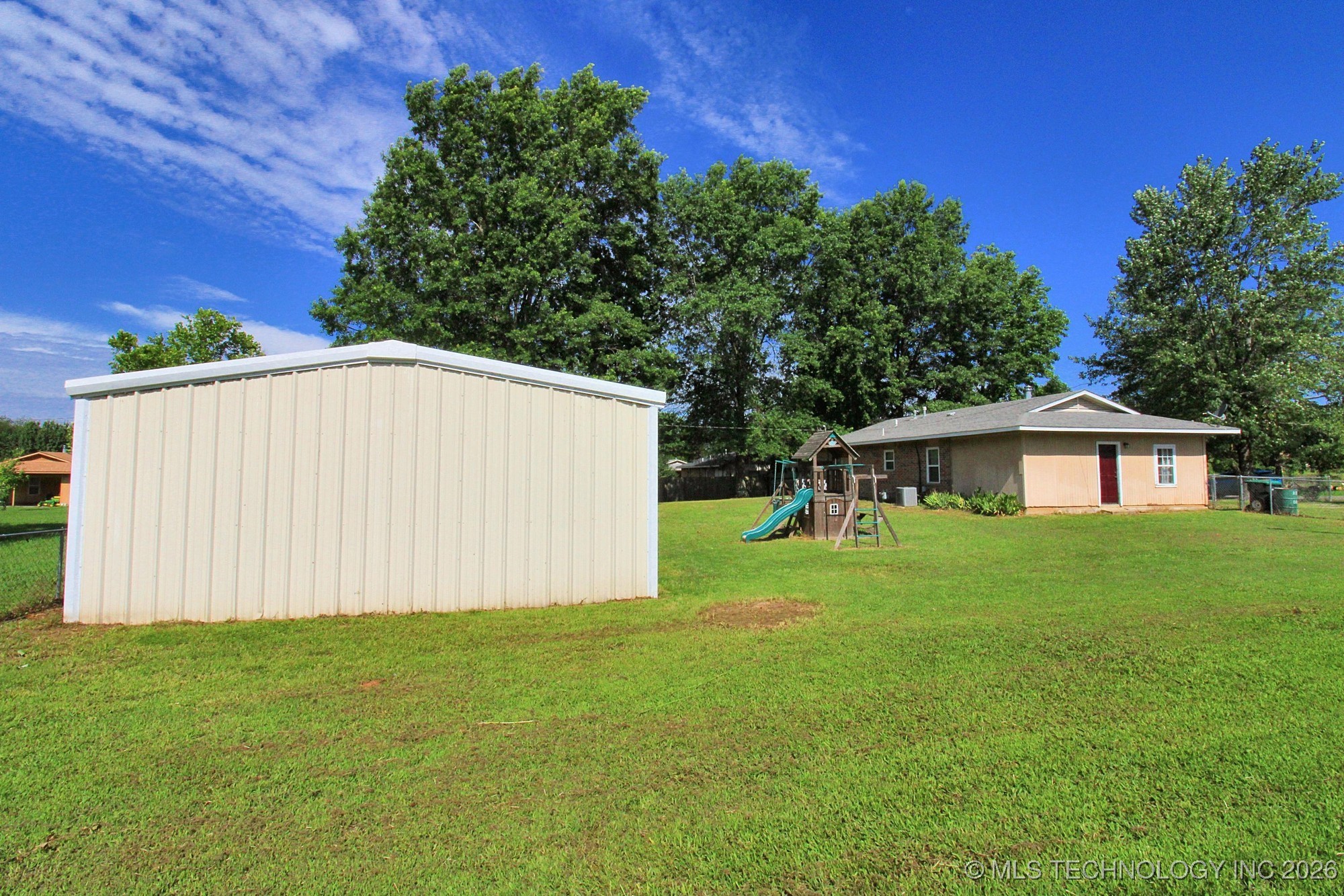 1518 E Hogner Street Property Photo 7