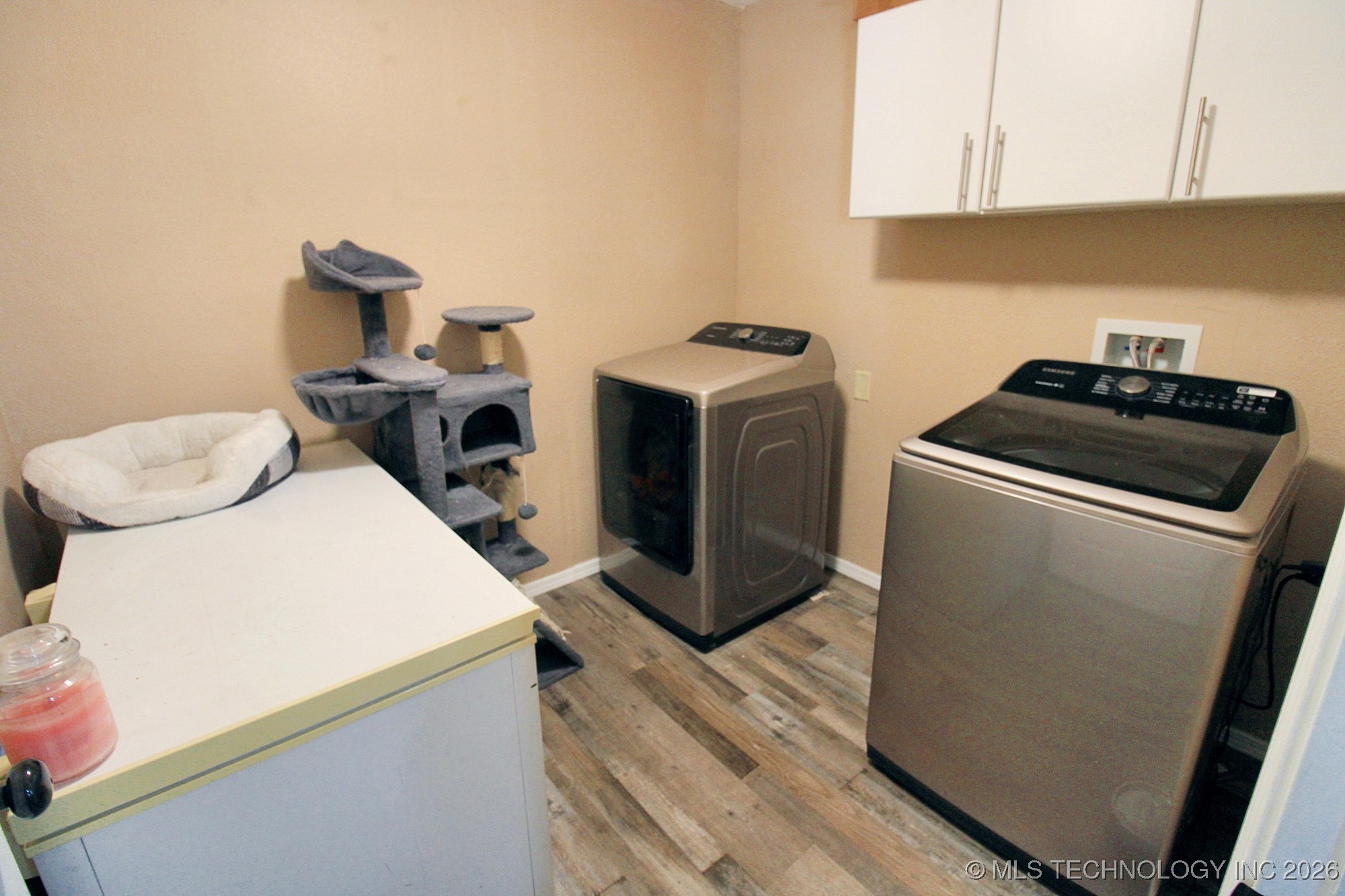 1518 E Hogner Street Property Photo 12