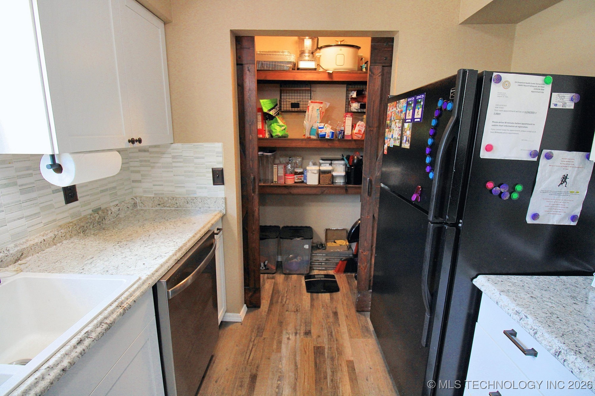 1518 E Hogner Street Property Photo 15