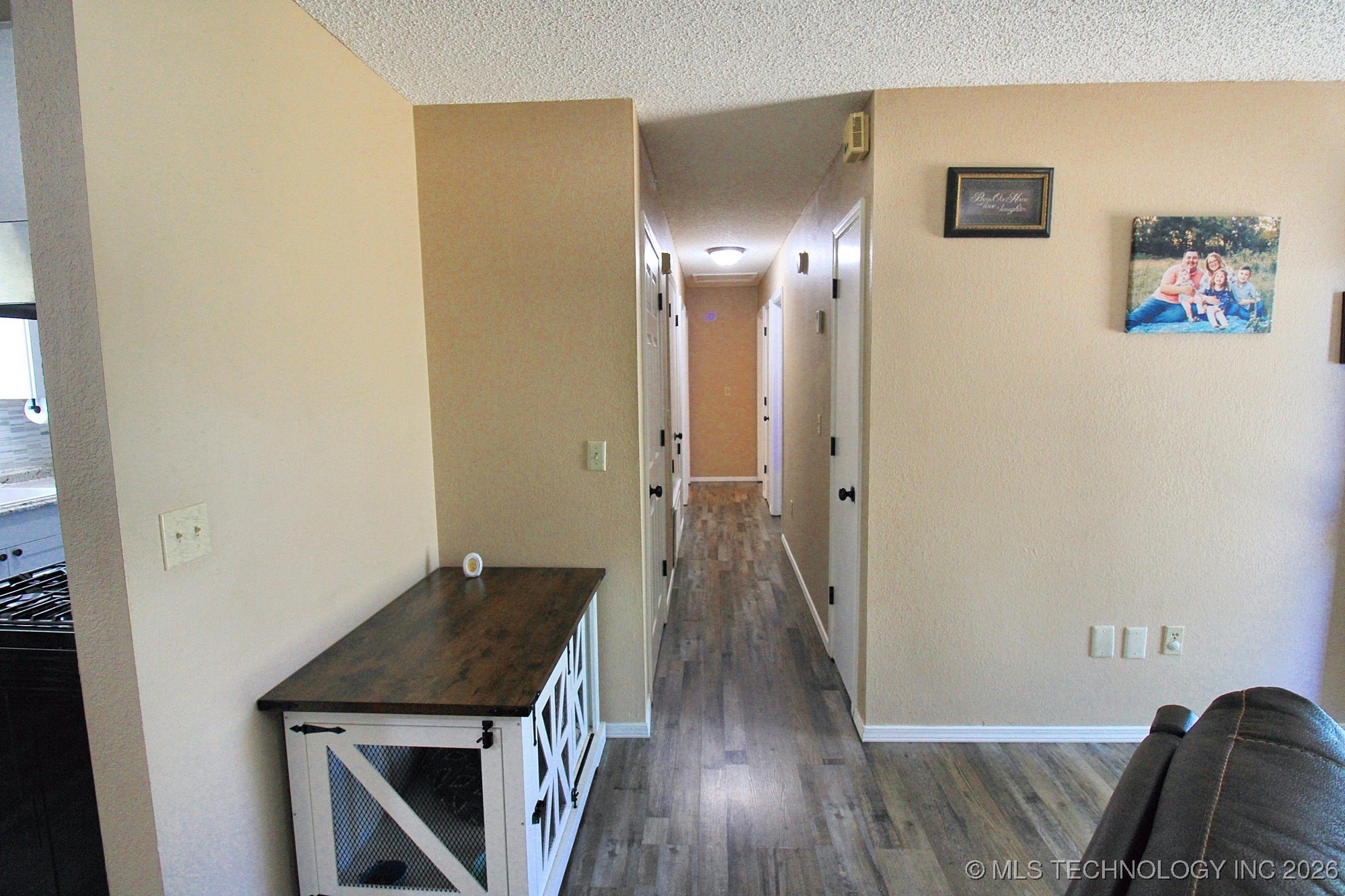 1518 E Hogner Street Property Photo 17