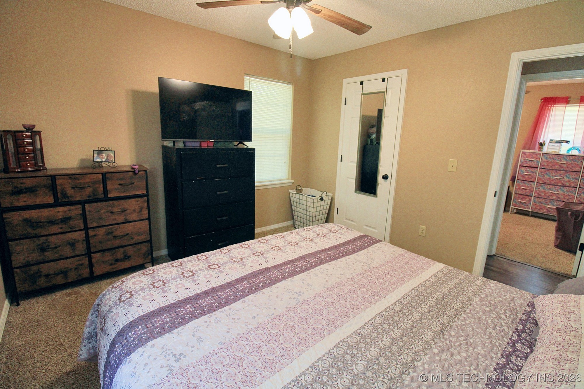 1518 E Hogner Street Property Photo 20