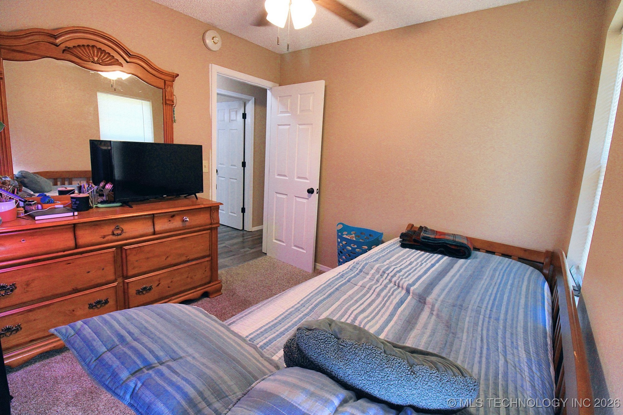 1518 E Hogner Street Property Photo 26