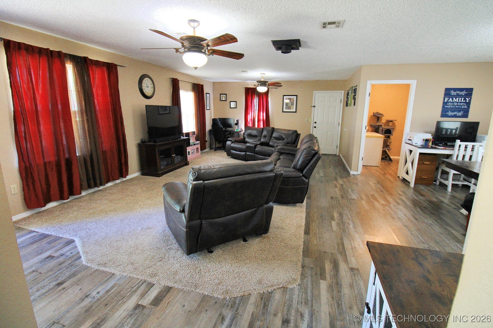 1518 E Hogner Street Property Photo 29