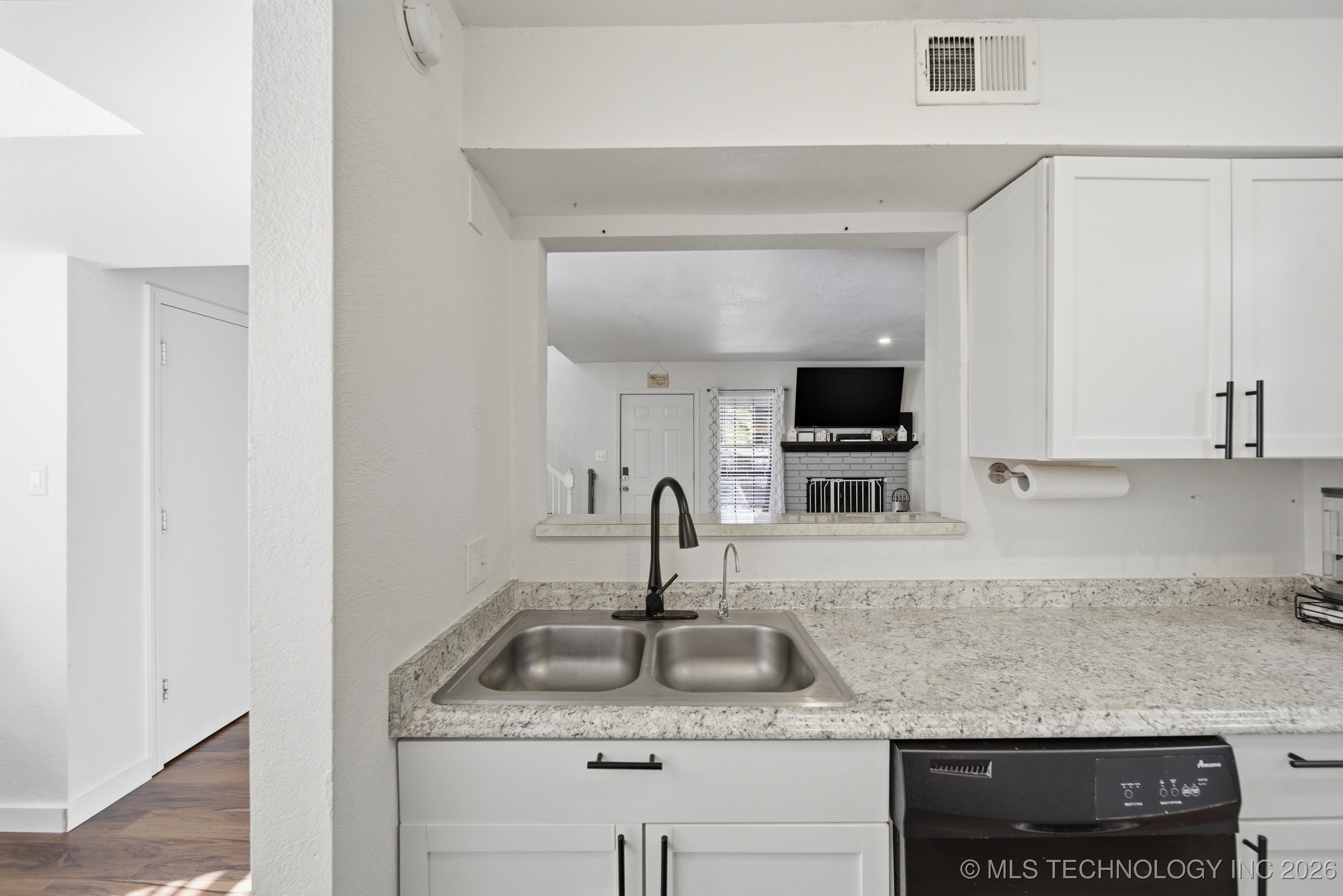 2850 E 90th Street 1208 Property Photo 10