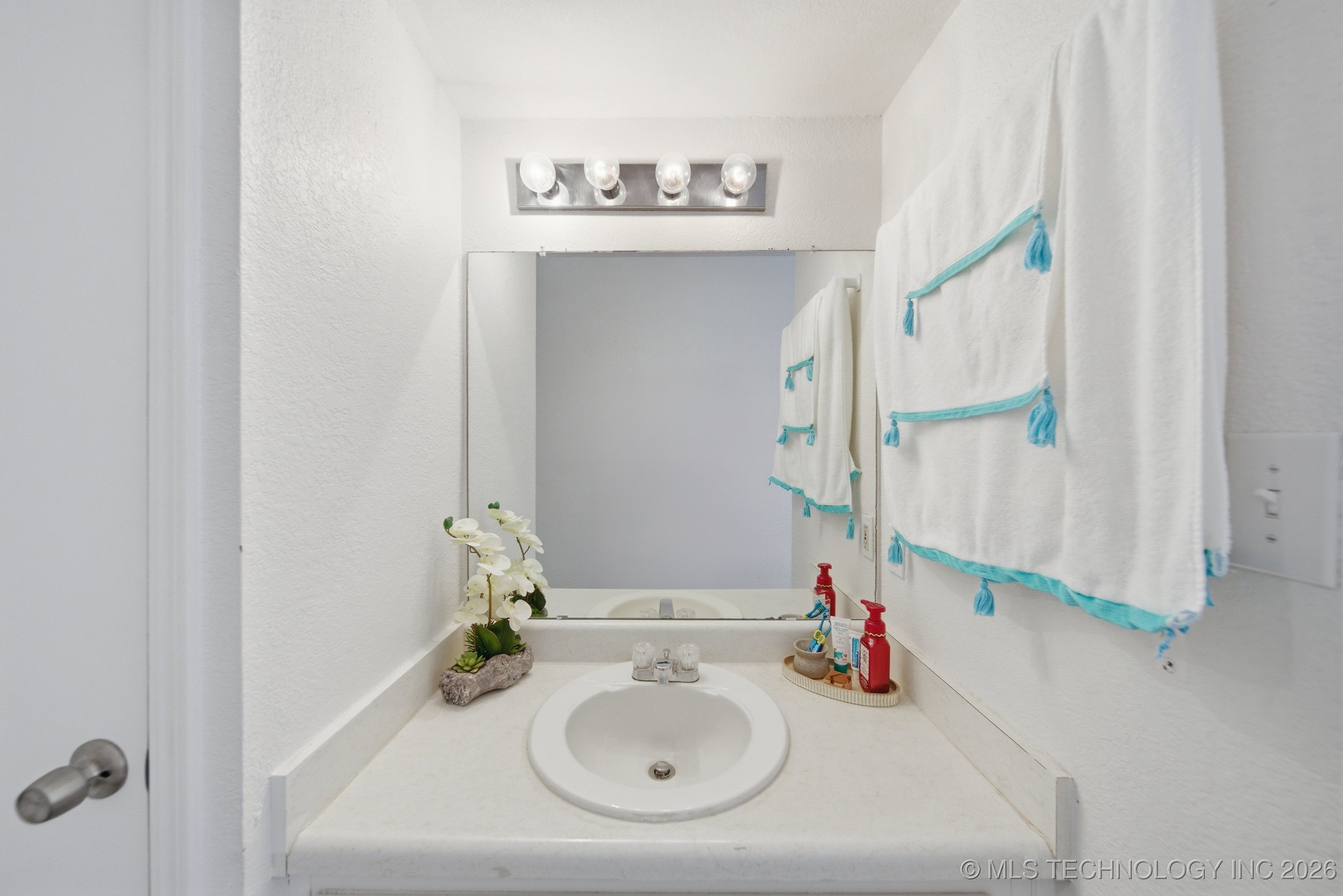 2850 E 90th Street 1208 Property Photo 24