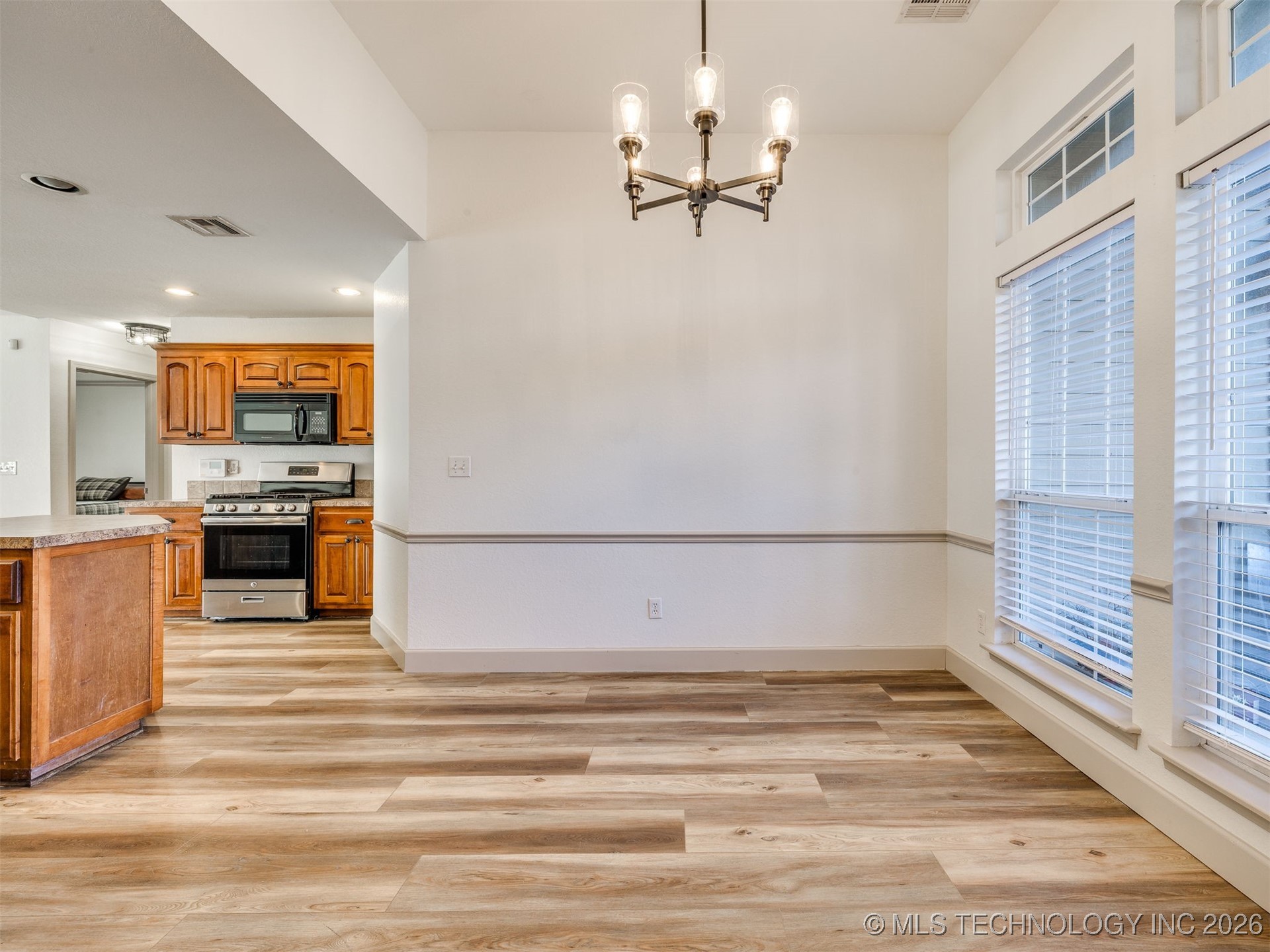 520 S 50th Place Property Photo 4