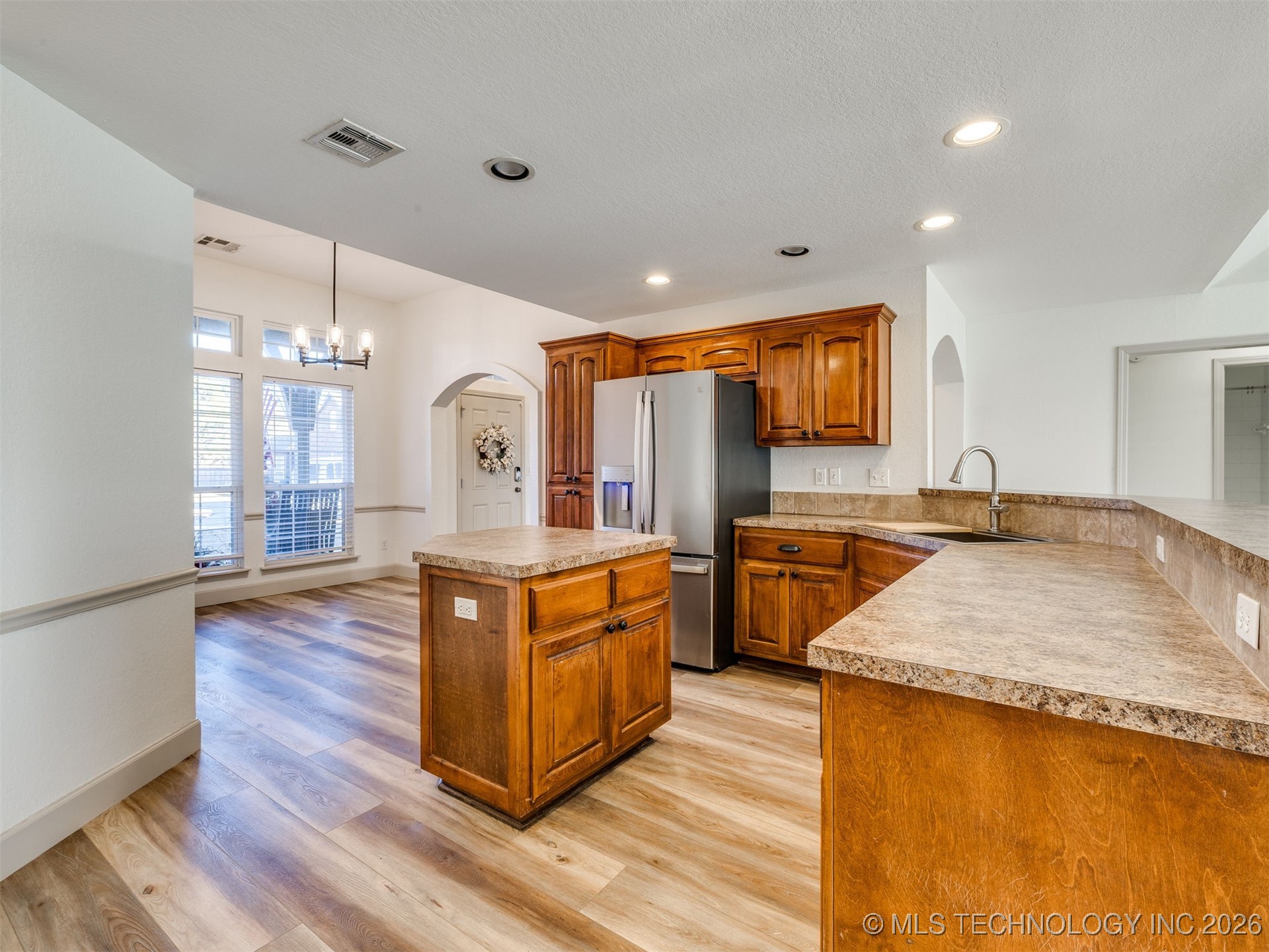 520 S 50th Place Property Photo 5