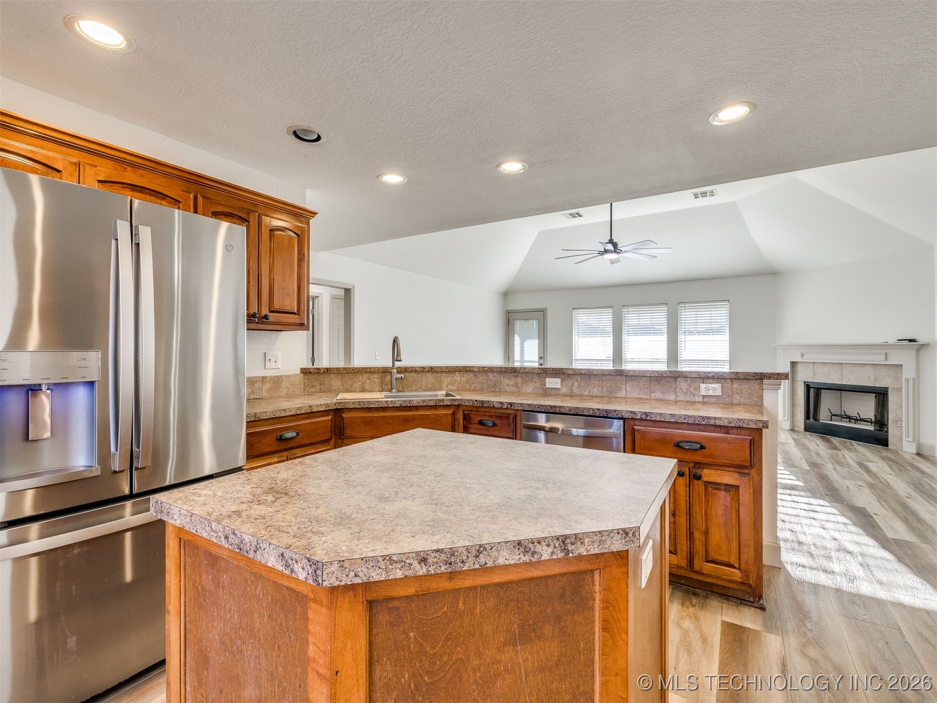 520 S 50th Place Property Photo 6