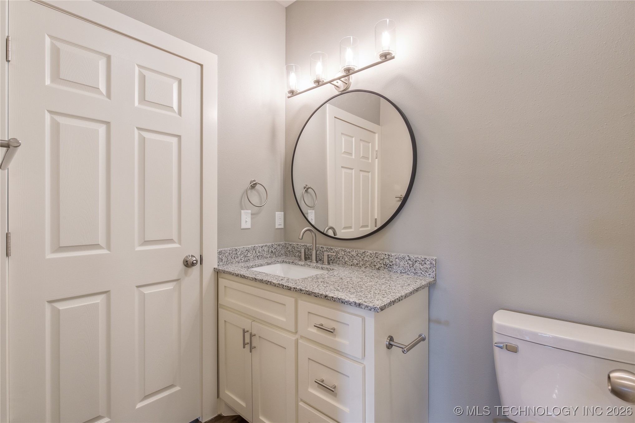 2125 E 2nd Street Property Photo 23