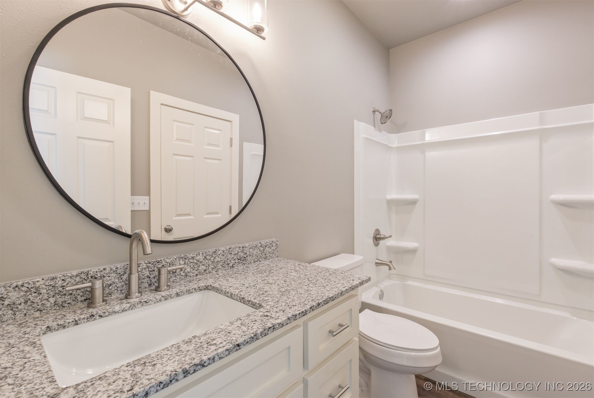 2125 E 2nd Street Property Photo 24