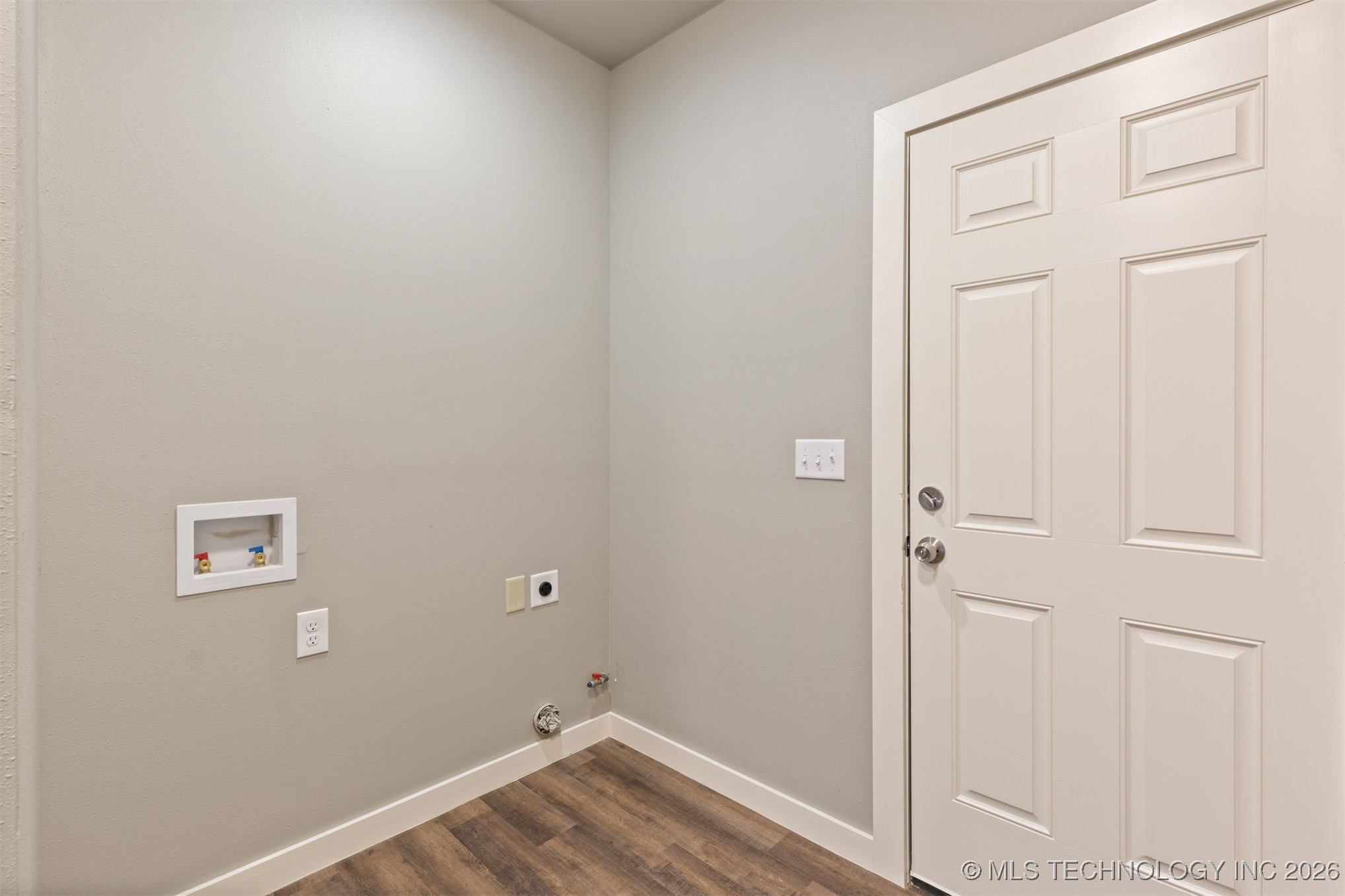 2125 E 2nd Street Property Photo 29