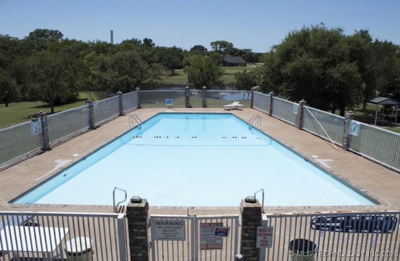 1891 River Oak Property Photo 2