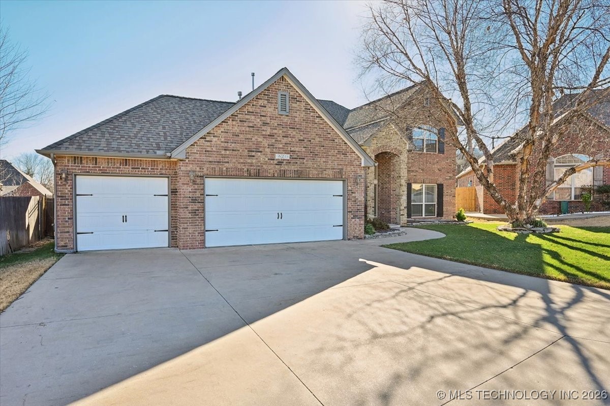 16216 E 49th Place Property Photo 3