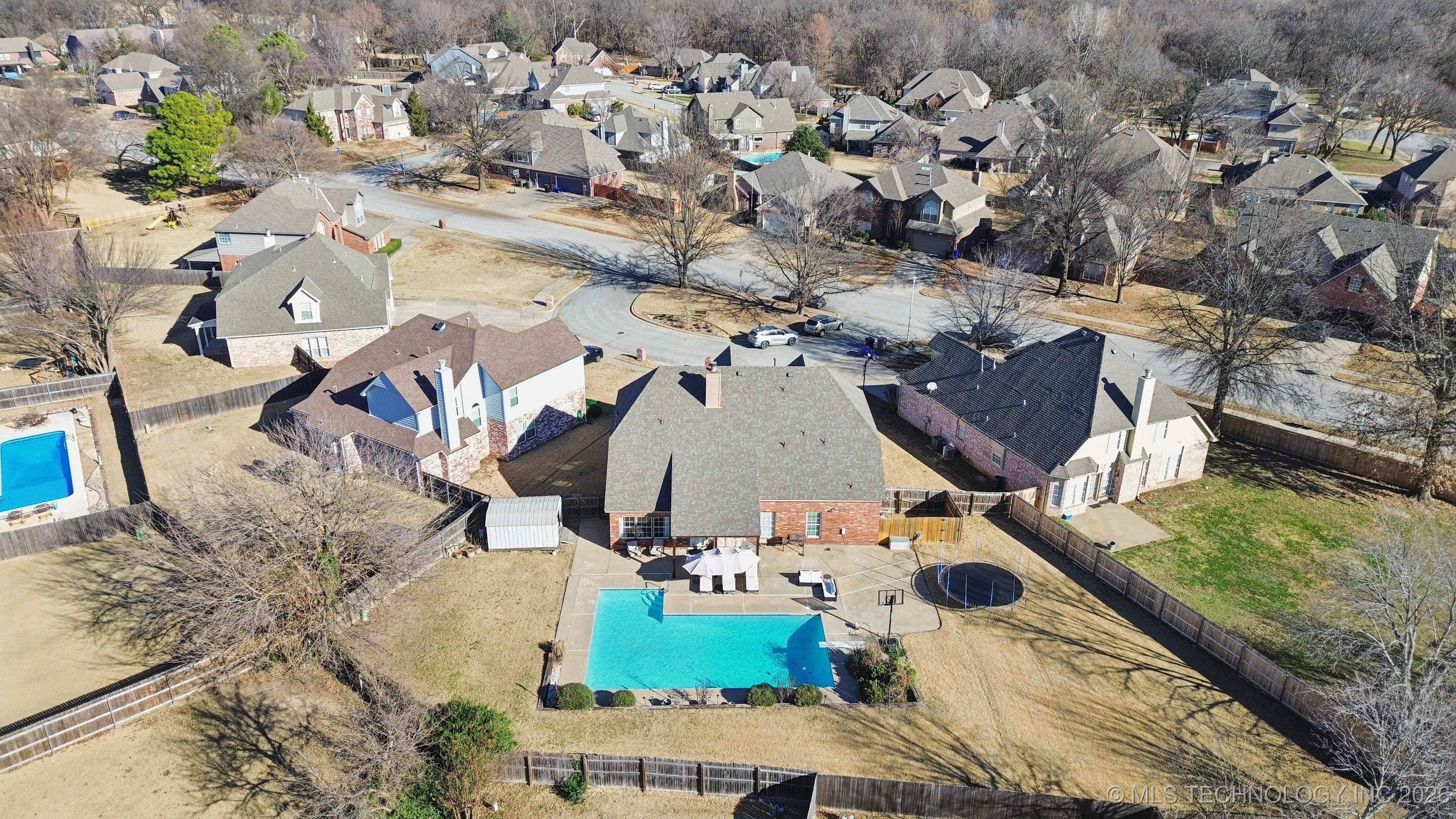 1012 S Willow Avenue Property Photo 3