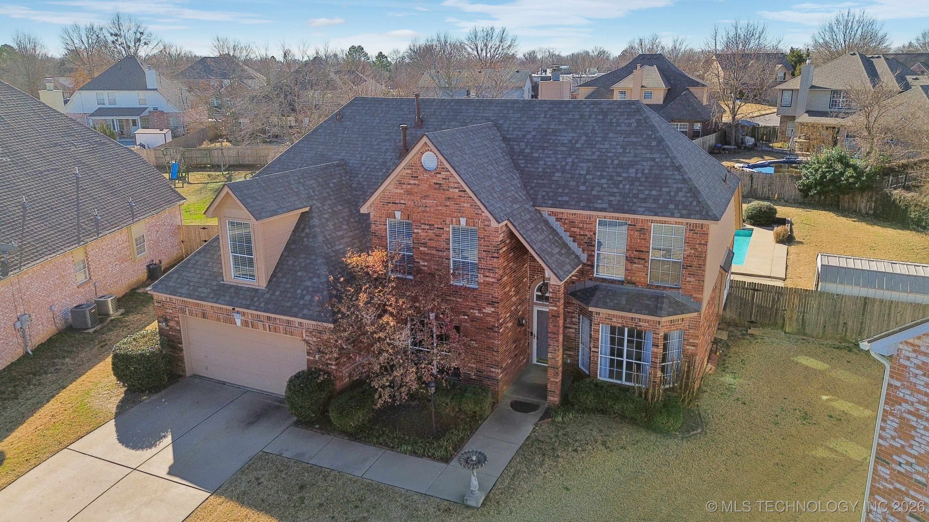 1012 S Willow Avenue Property Photo 4