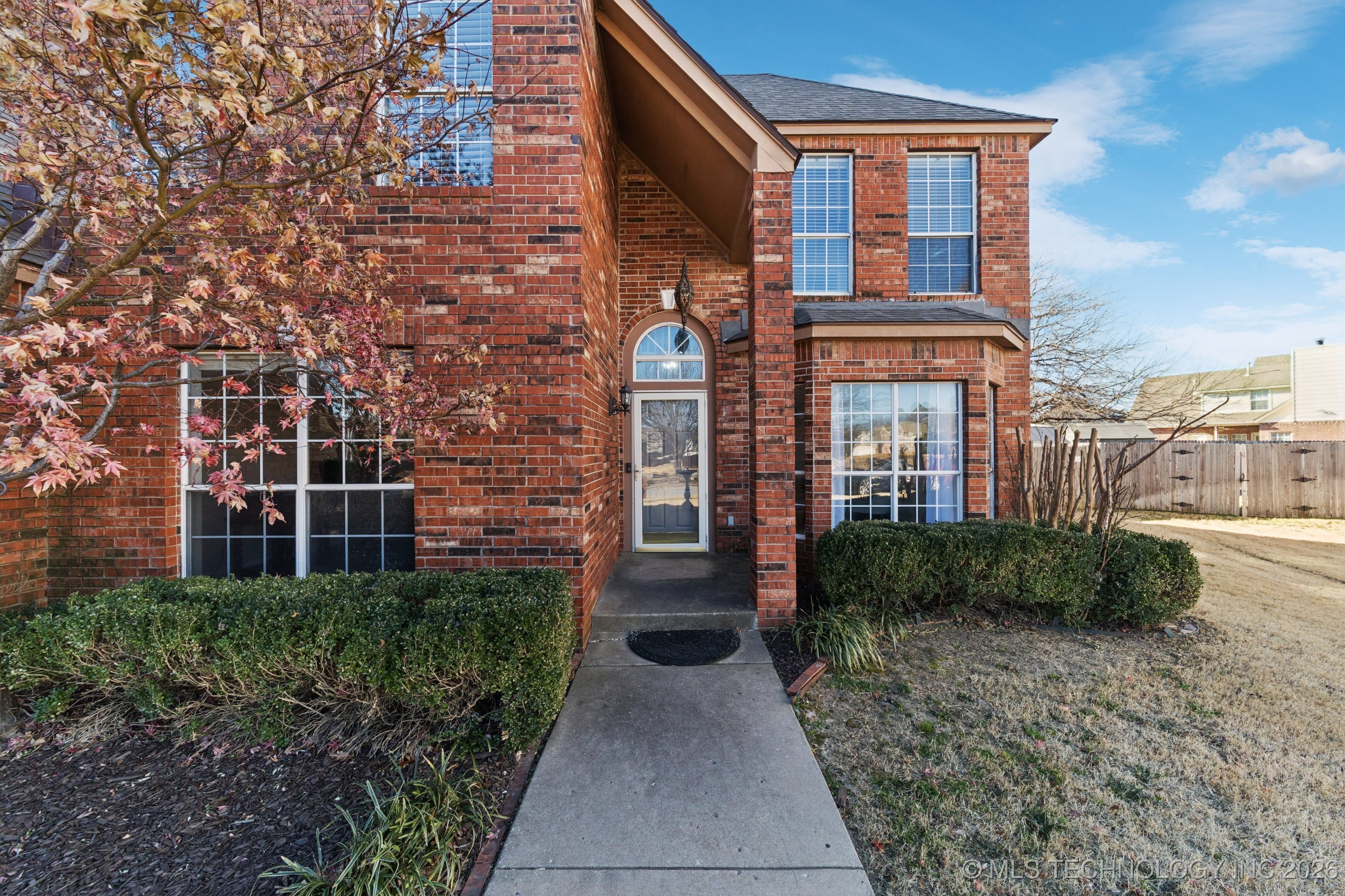 1012 S Willow Avenue Property Photo 6