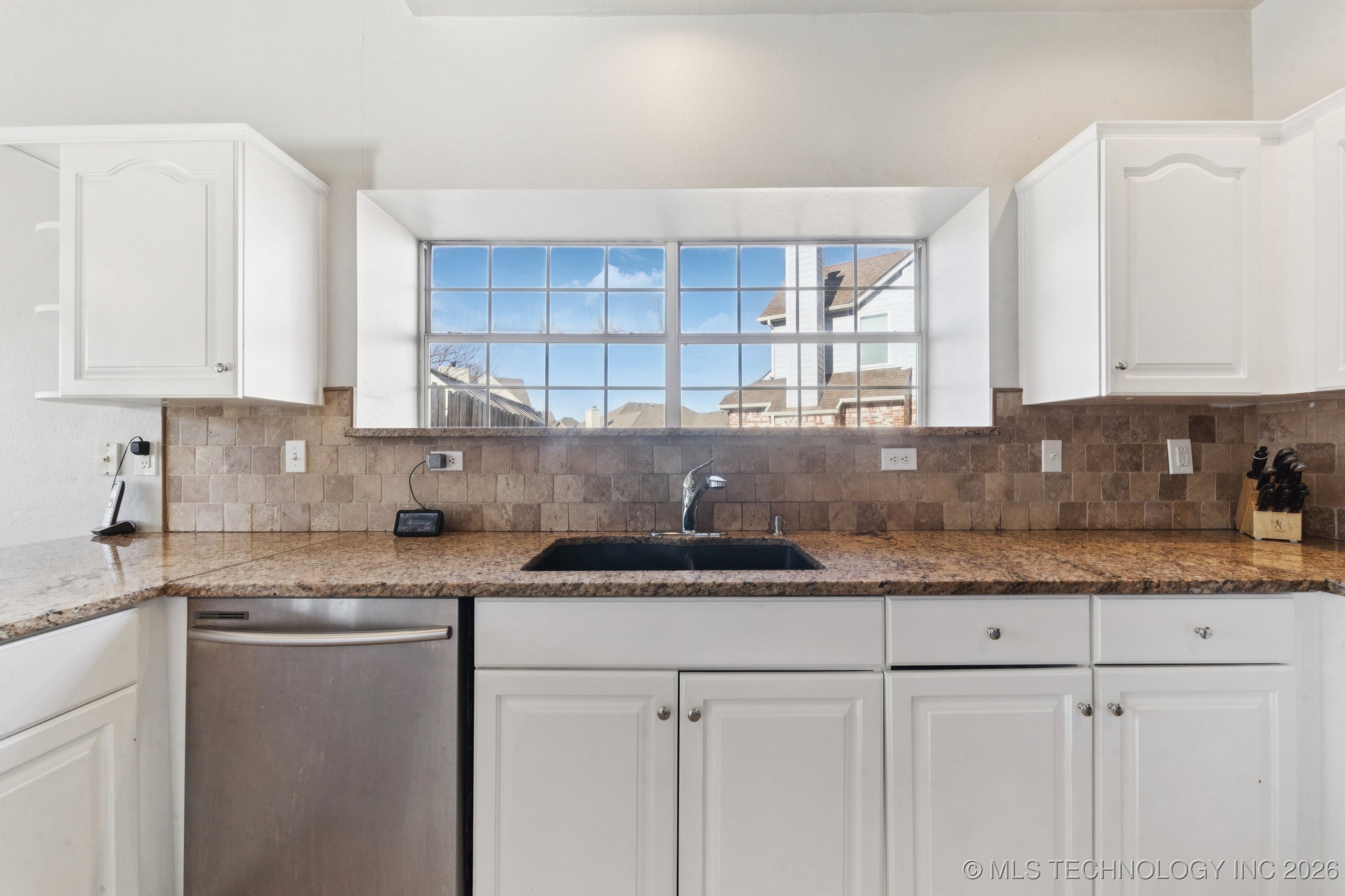 1012 S Willow Avenue Property Photo 15