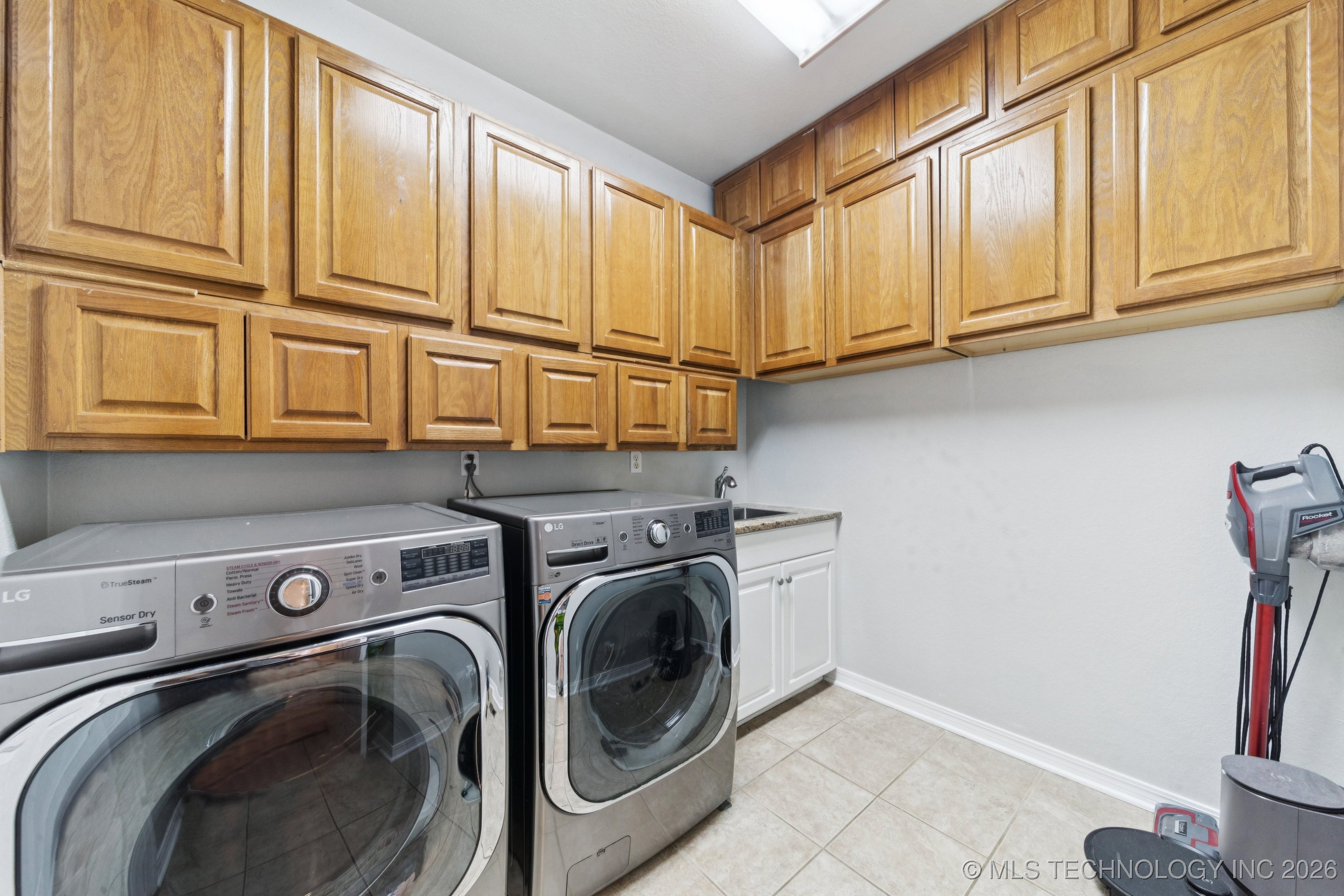 1012 S Willow Avenue Property Photo 37