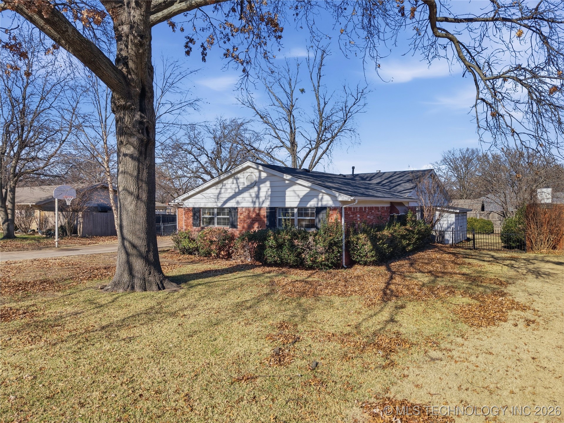 6011 E 57th Street Property Photo 5