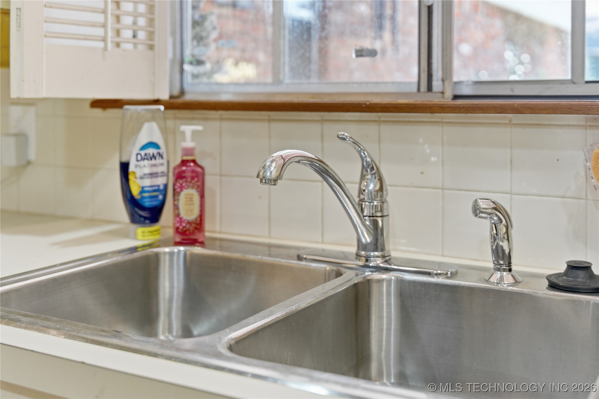 6011 E 57th Street Property Photo 14